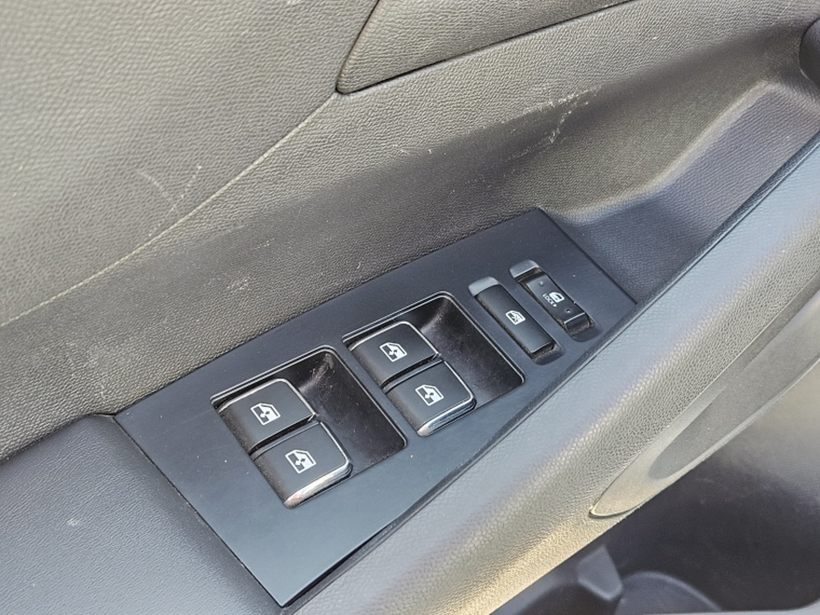 PEUGEOT Landtrek Active Bluehdi 180 4x2 Euro 6b 2024 - Imagen 13 de 20