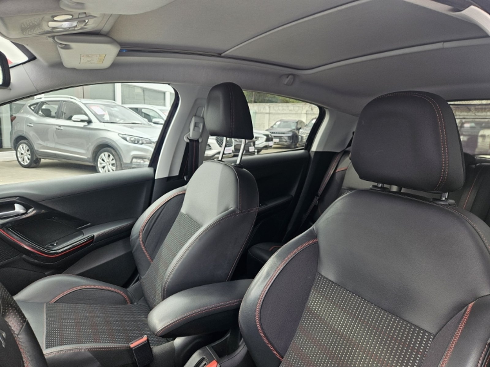 Peugeot 208 Gt Line 1.2 Aut 2016 - Imagen 15 de 20