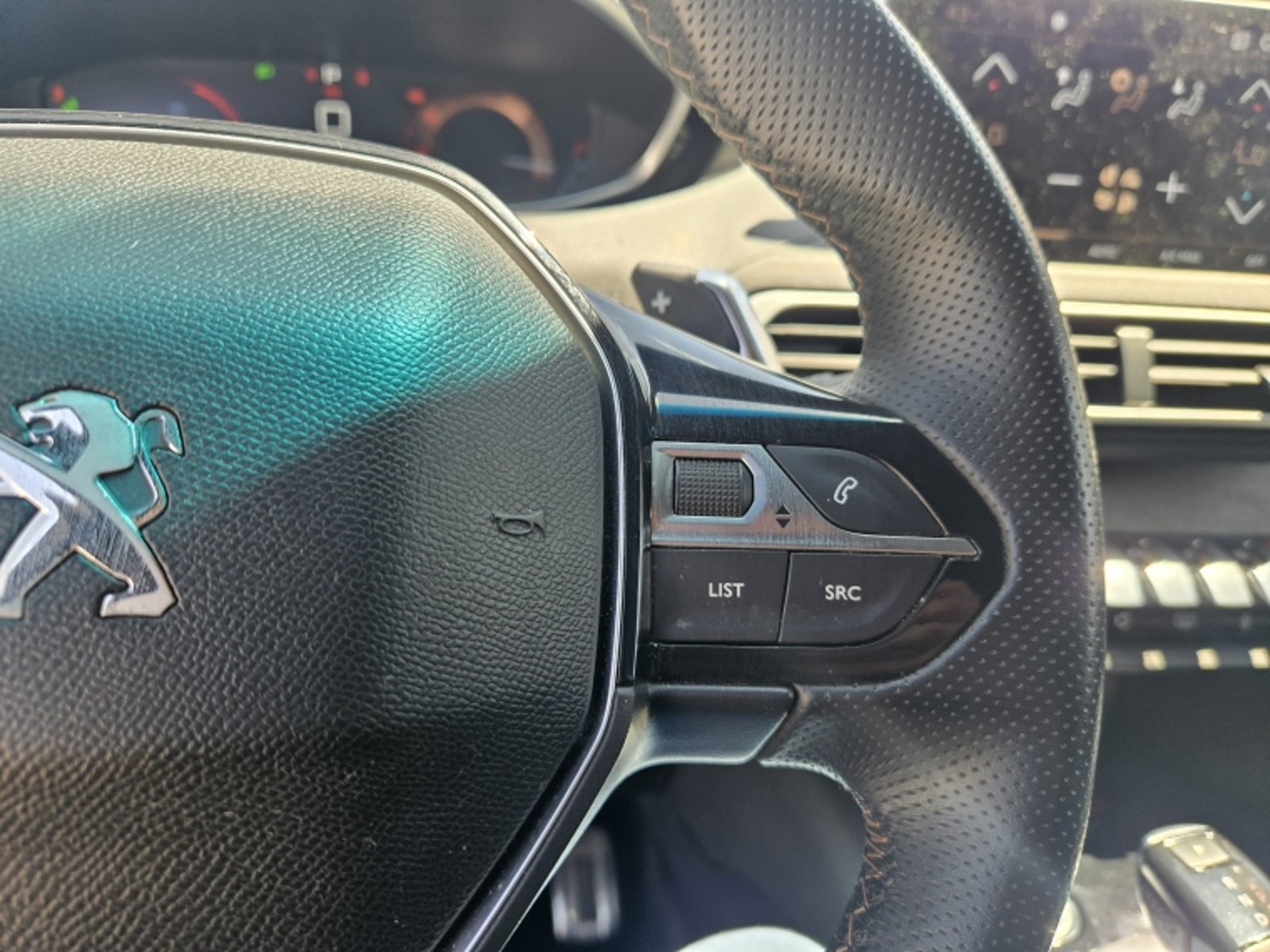 PEUGEOT 5008 Blue Hdi 180 Hp 2.0 Aut 2019 - Imagen 17 de 20