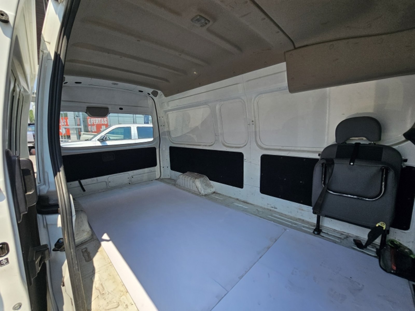 NISSAN Urvan 4x2 2.5 2023 - Imagen 11 de 20