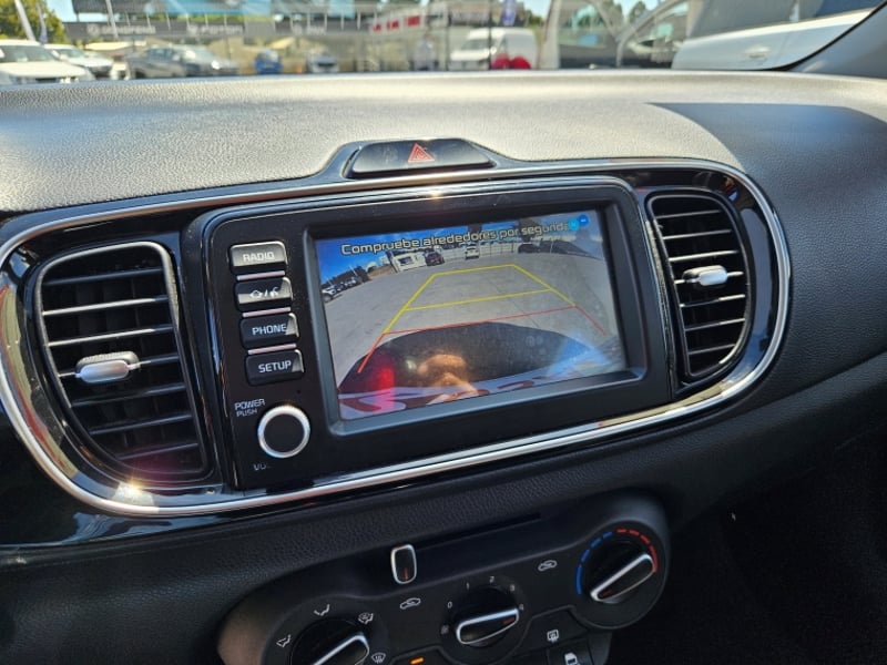 Kia Soluto 1.4 2023 - Imagen 16 de 19