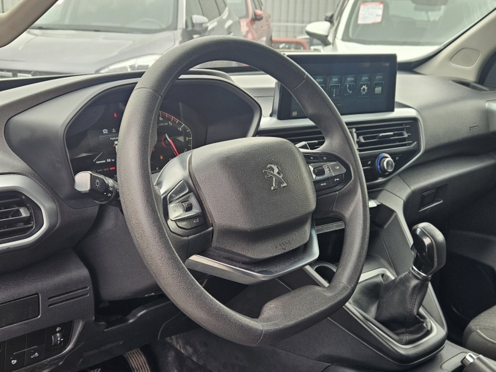 PEUGEOT Landtrek Active Bluehdi 180 4x2 Euro 6b 2024 - Imagen 13 de 20