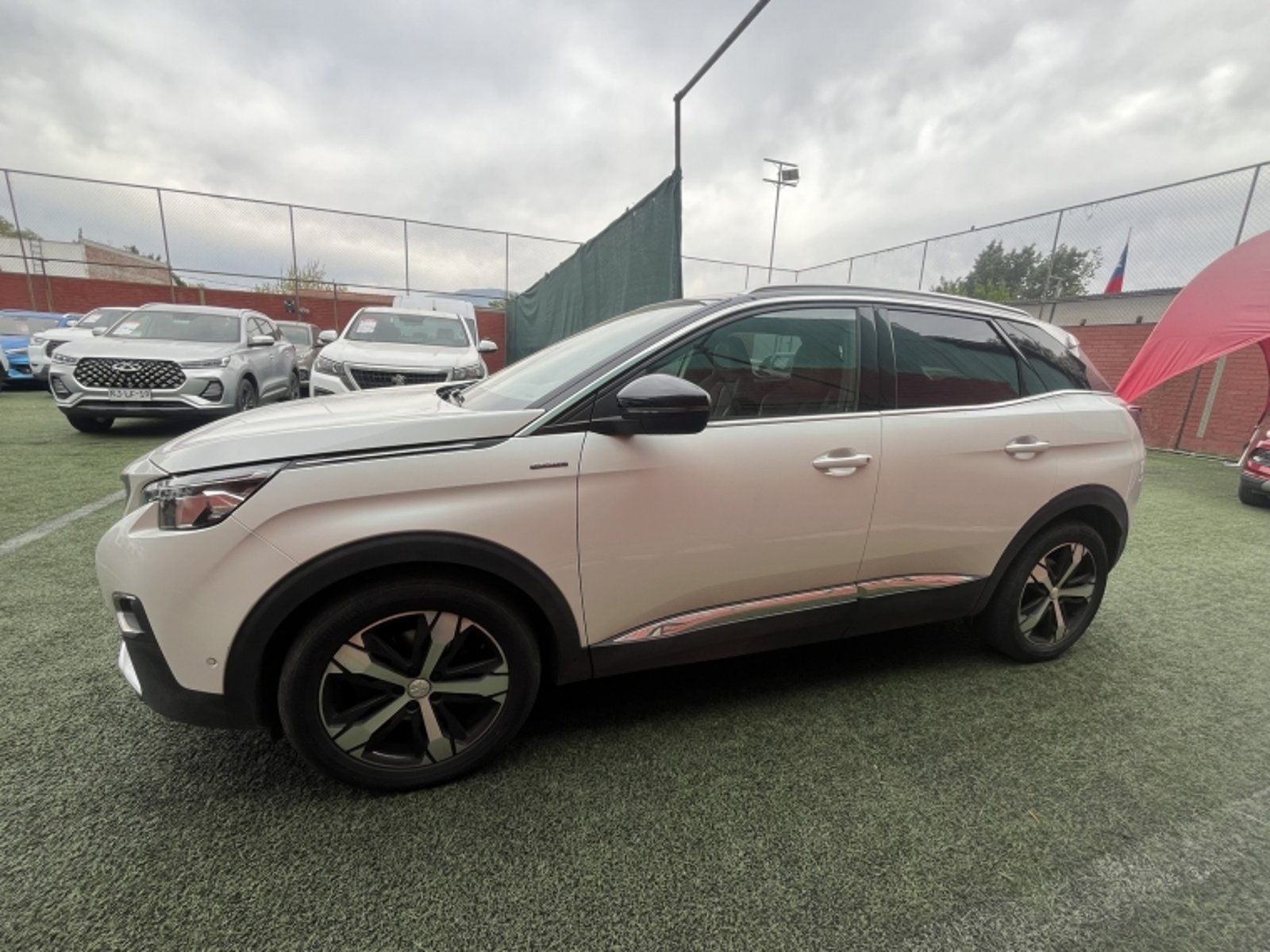 Peugeot 3008 Gt Line Bluehdi 1.5 At 2020 - Foto 2 de 20