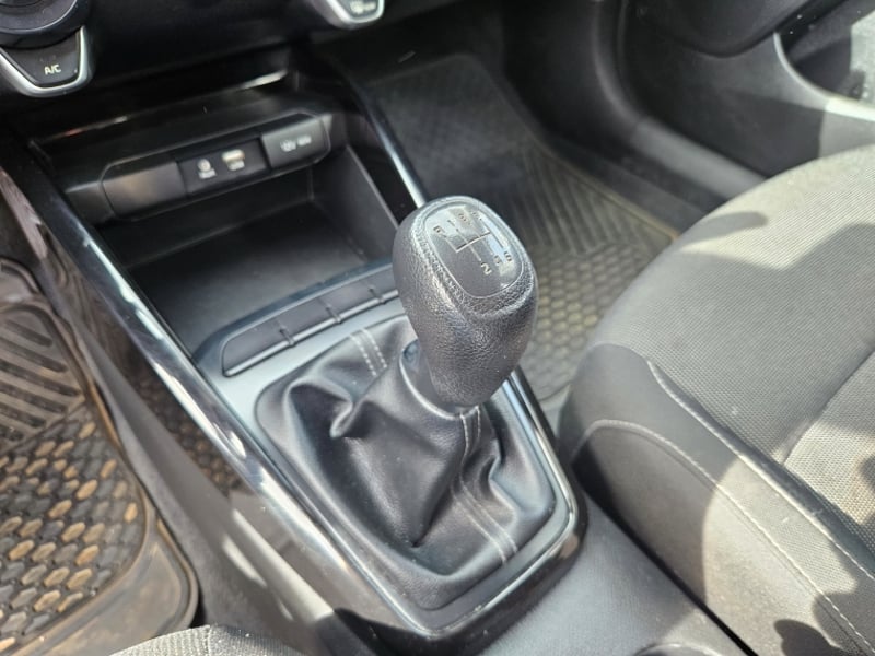 Kia Rio 5 Ex 1.4 2019 - Imagen 12 de 19