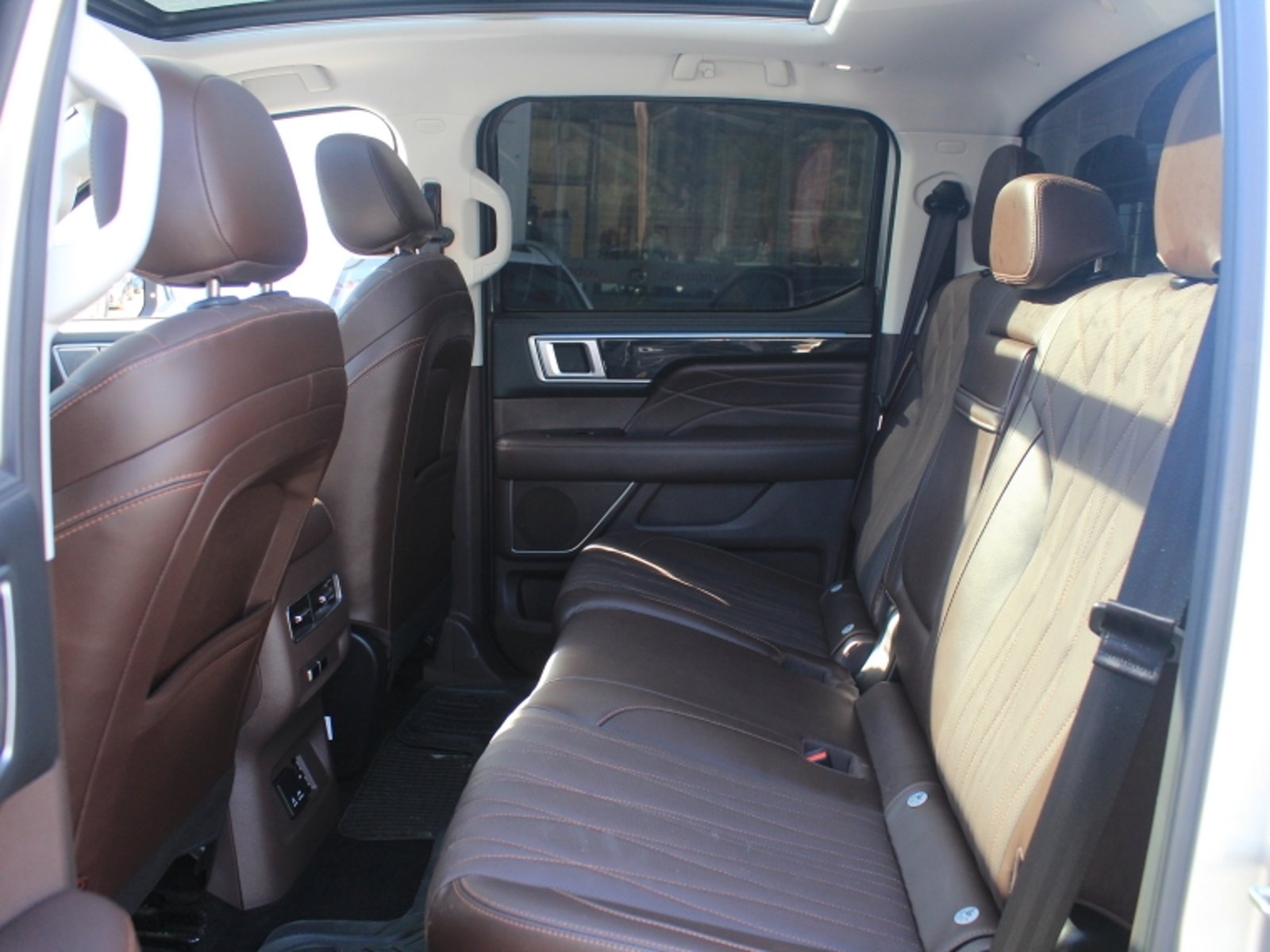 FOTON V9 4x4 2.0 Aut 2026 - Imagen 8 de 20