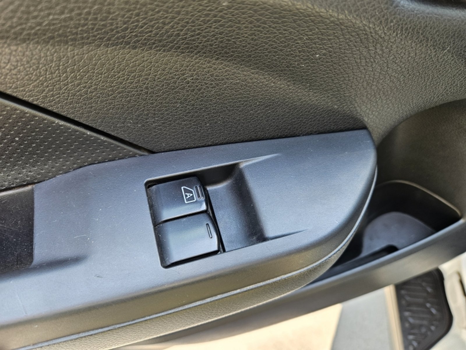 NISSAN Urvan 4x2 2.5 2023 - Imagen 13 de 20