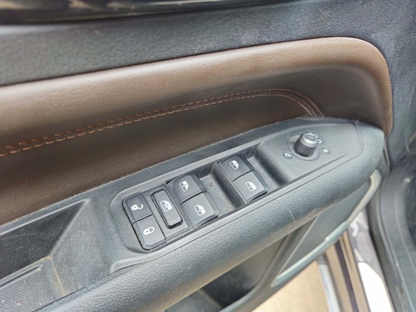 JEEP Commander Overland 4x4 2.0 Aut 2022 - Imagen 14 de 20