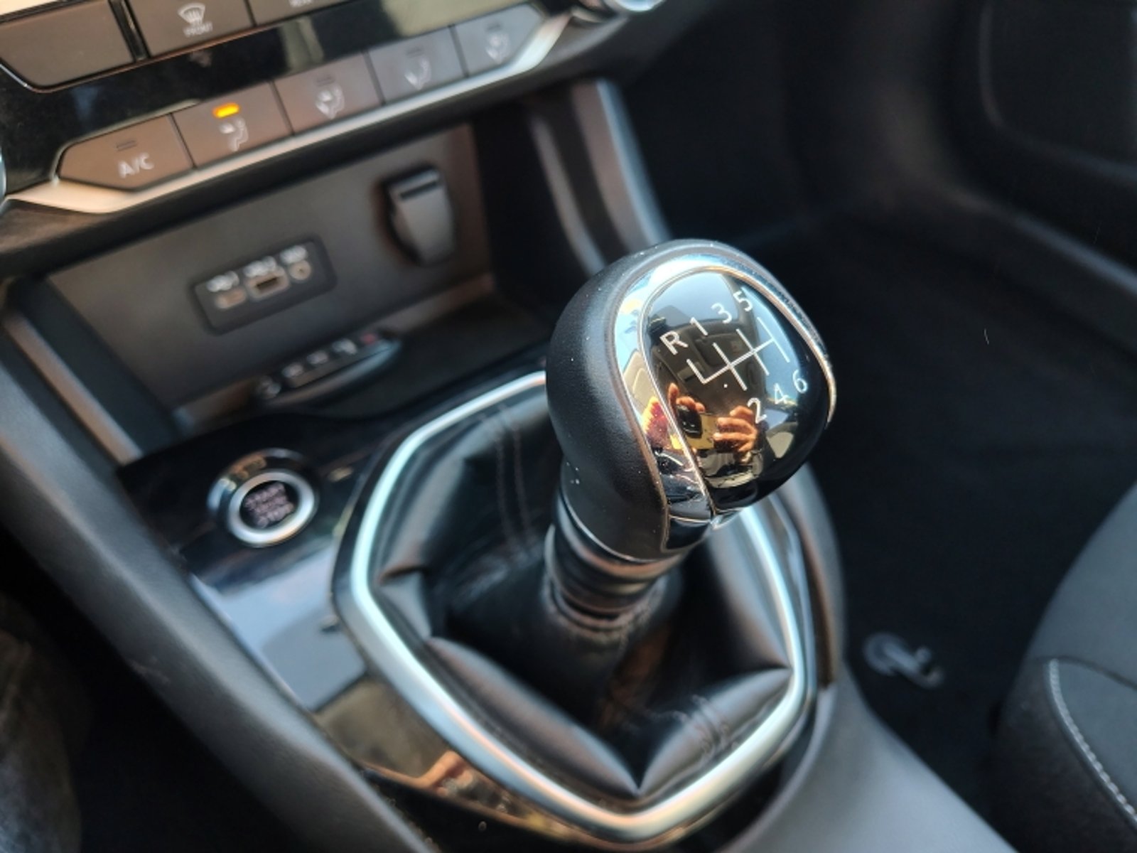NISSAN Sentra 2.0 Mec 4x2 2021 - Imagen 14 de 20