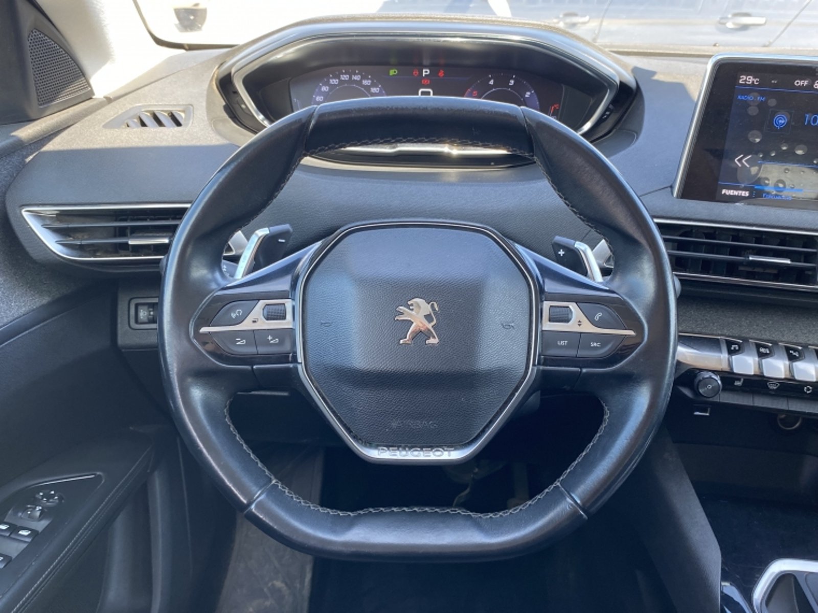 PEUGEOT 5008 Bluehdi 130 1.5 Aut 2021 - Imagen 17 de 20