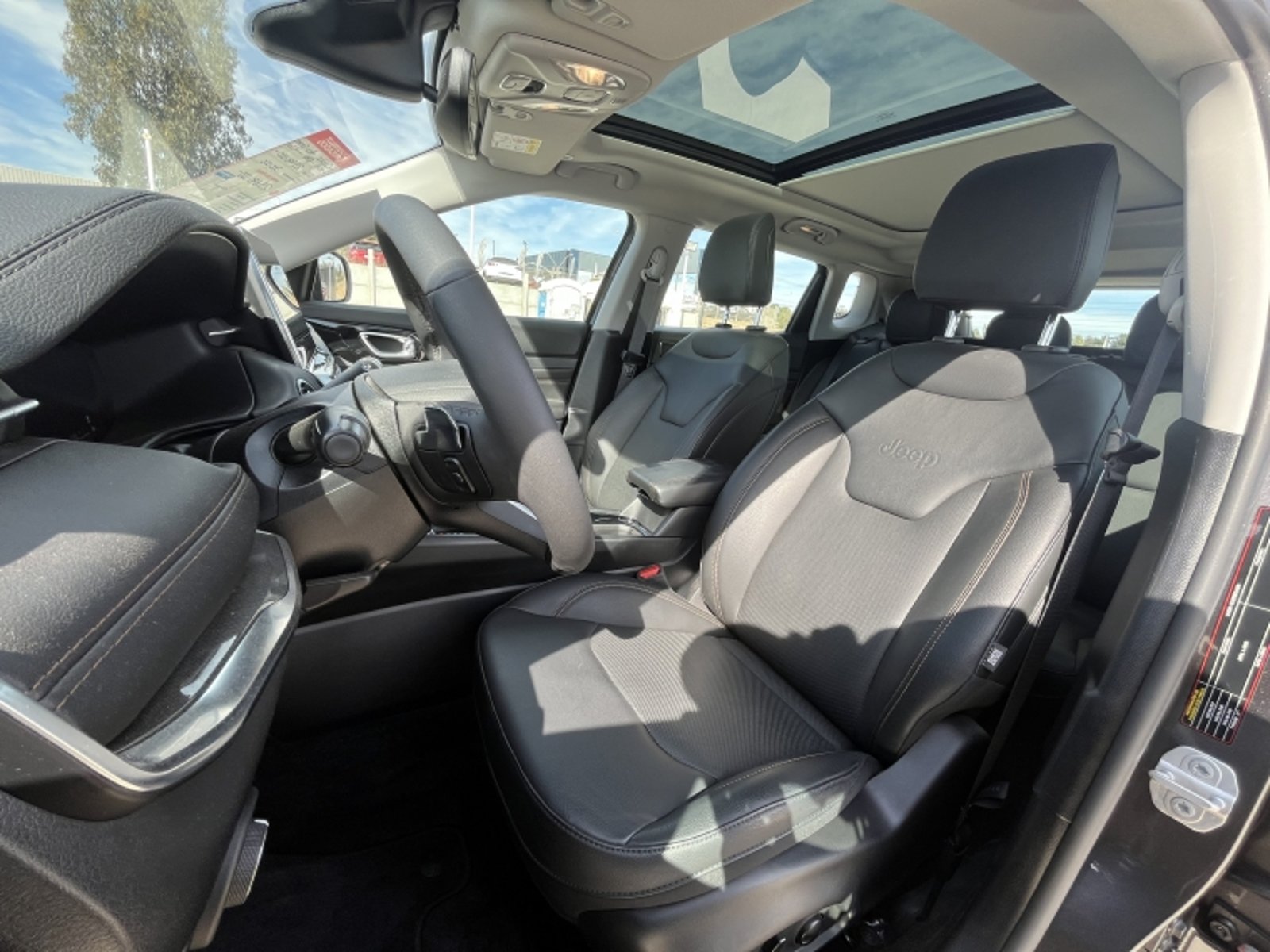 JEEP COMPASS New Compass Limited 4x2 At 1.3t 2025 - Imagen 15 de 20