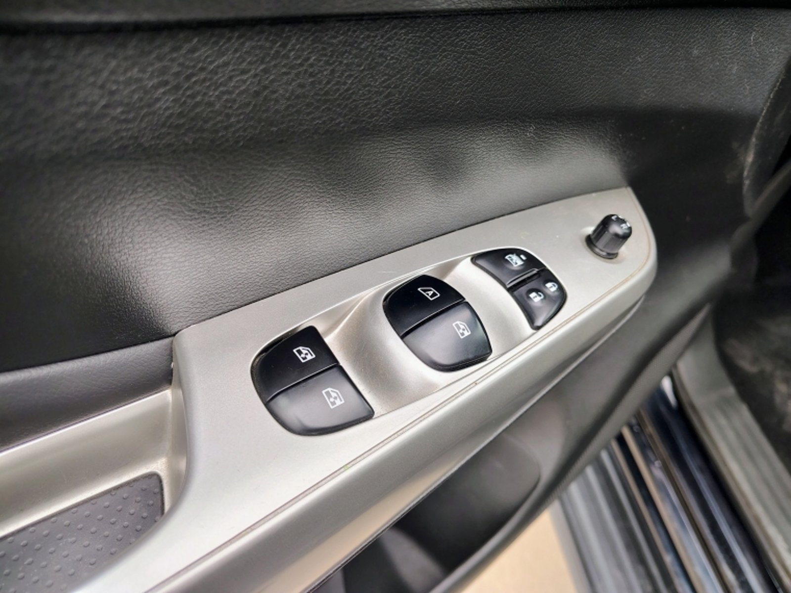 DFSK D1 Luxury 4x4 2.3 Aut 2024 - Imagen 13 de 20
