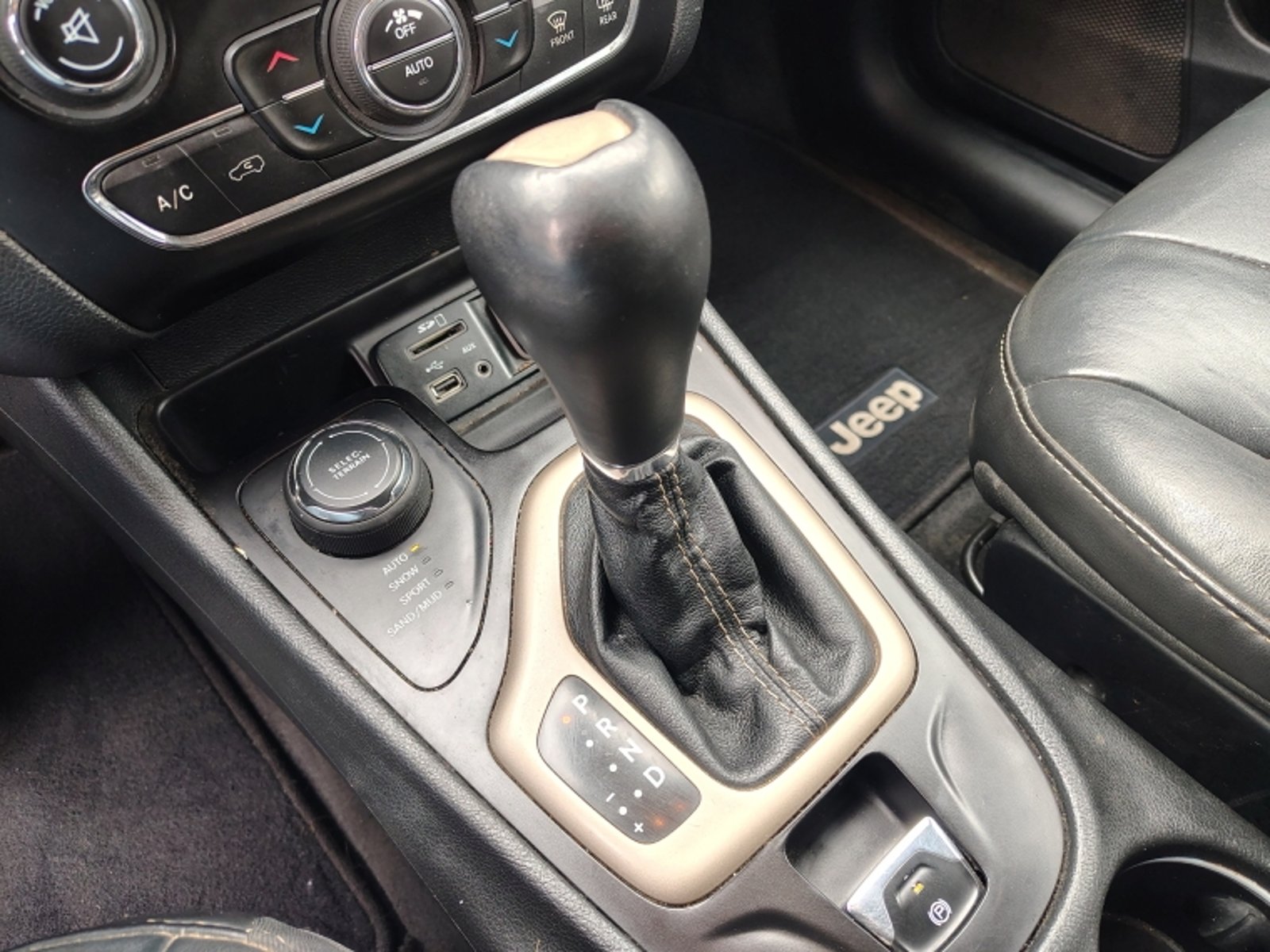 JEEP Cherokee Ltd 4x4 2.4 2016 - Imagen 16 de 20