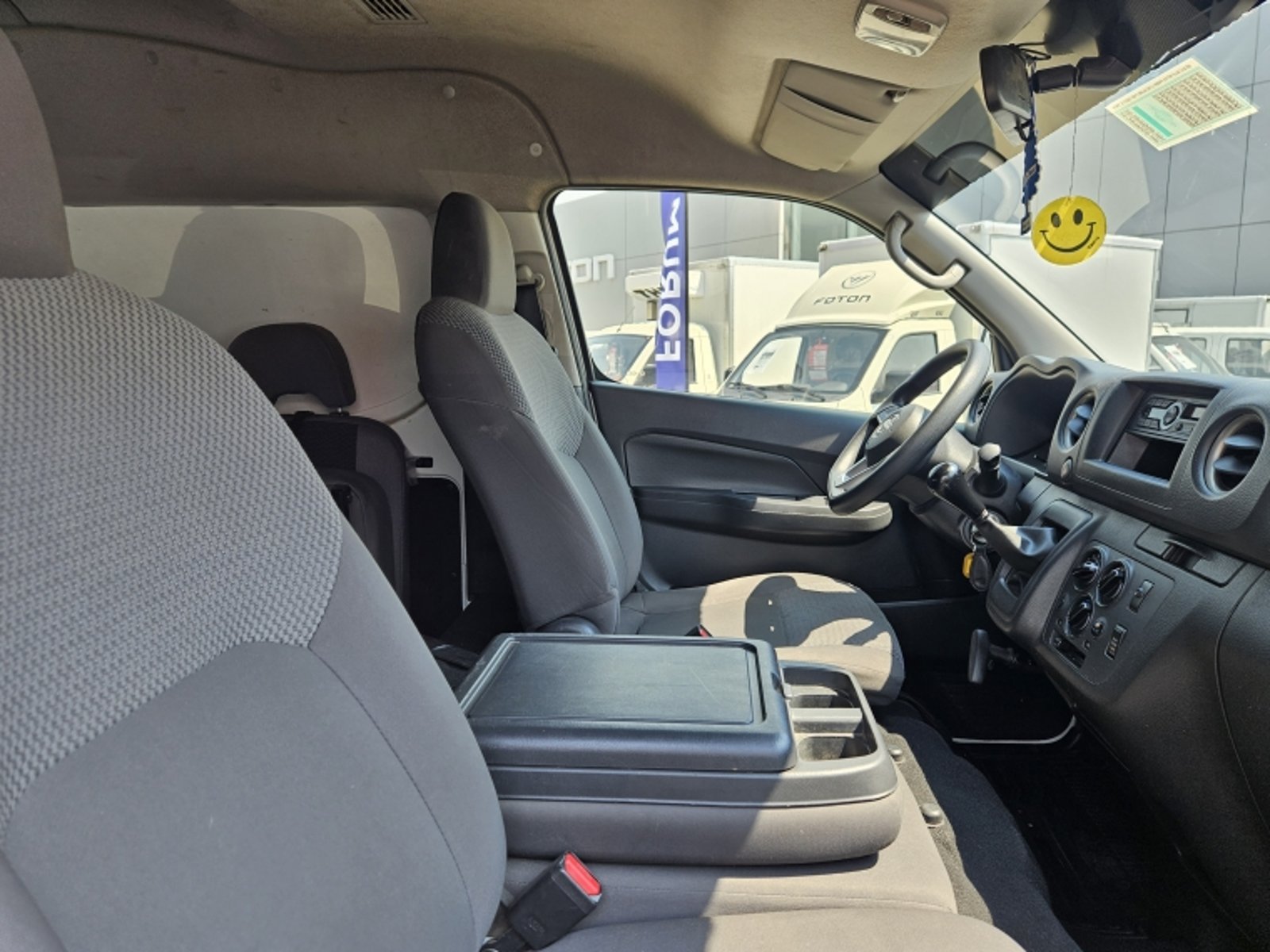 NISSAN Urvan 4x2 2.5 2023 - Imagen 12 de 20