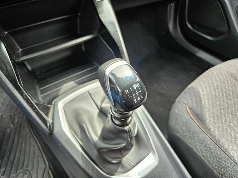 Peugeot 2008 Active 130 1.2 2025 - Imagen 12 de 20