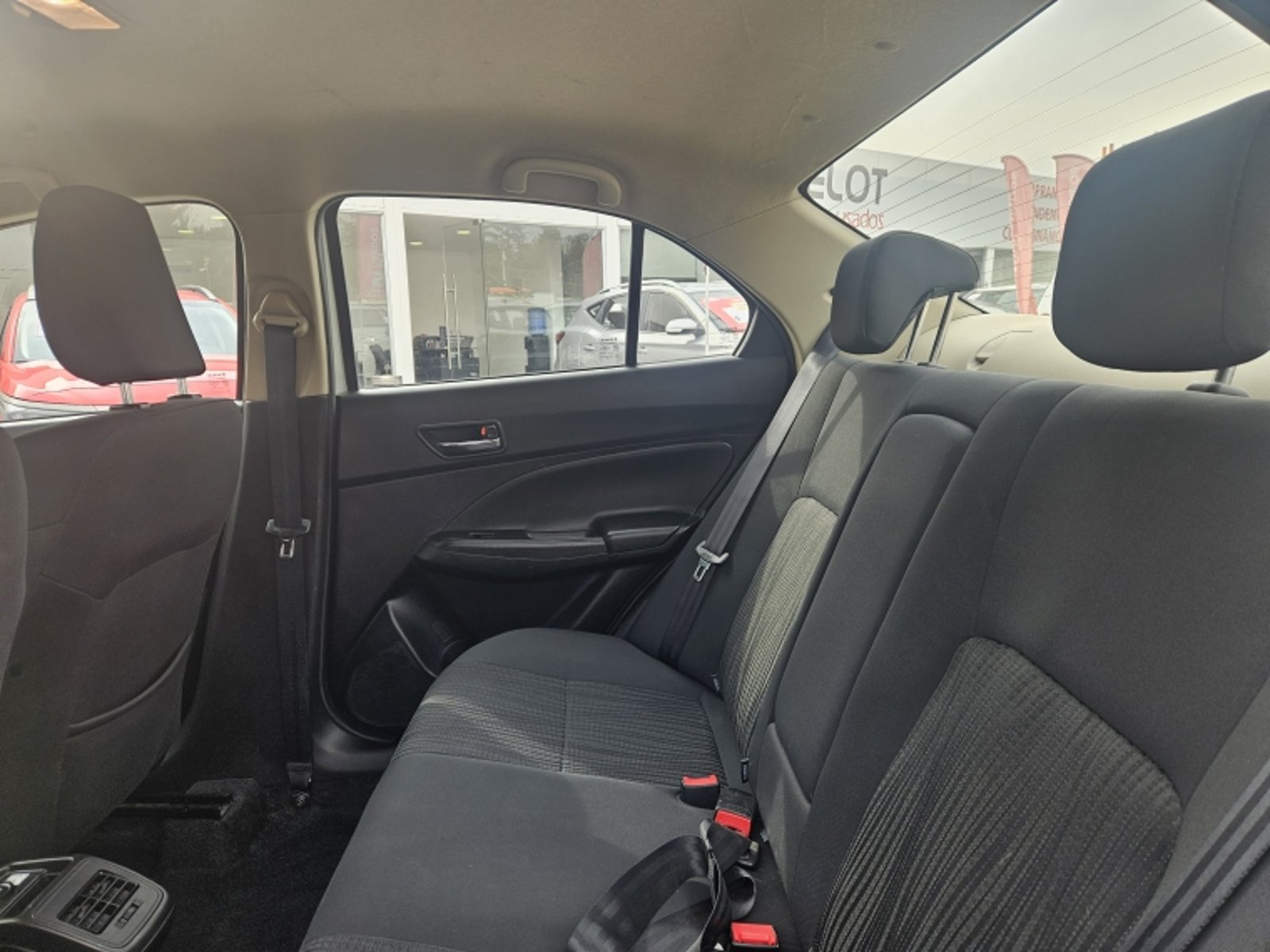 Suzuki Dzire Sedan 1.2 2021 - Imagen 8 de 20