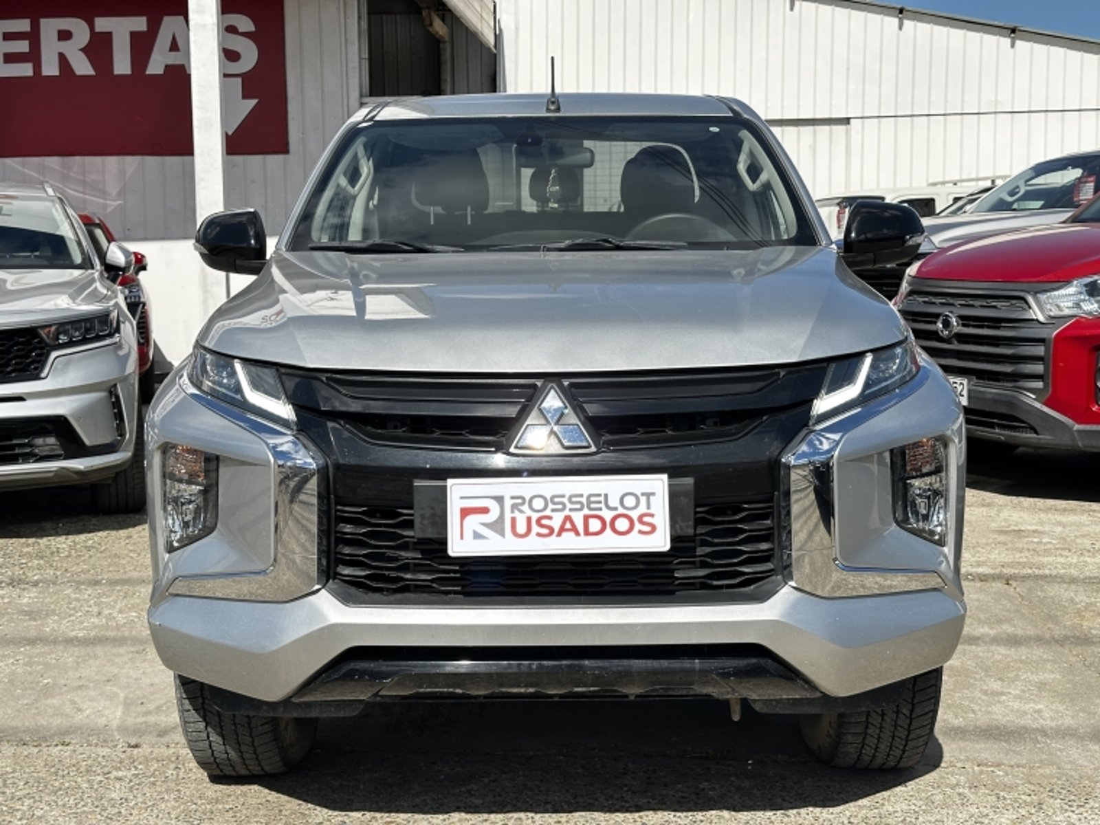 Mitsubishi L200 Dakar Hp 4x4 2.4 2023 - Foto 2 de 19