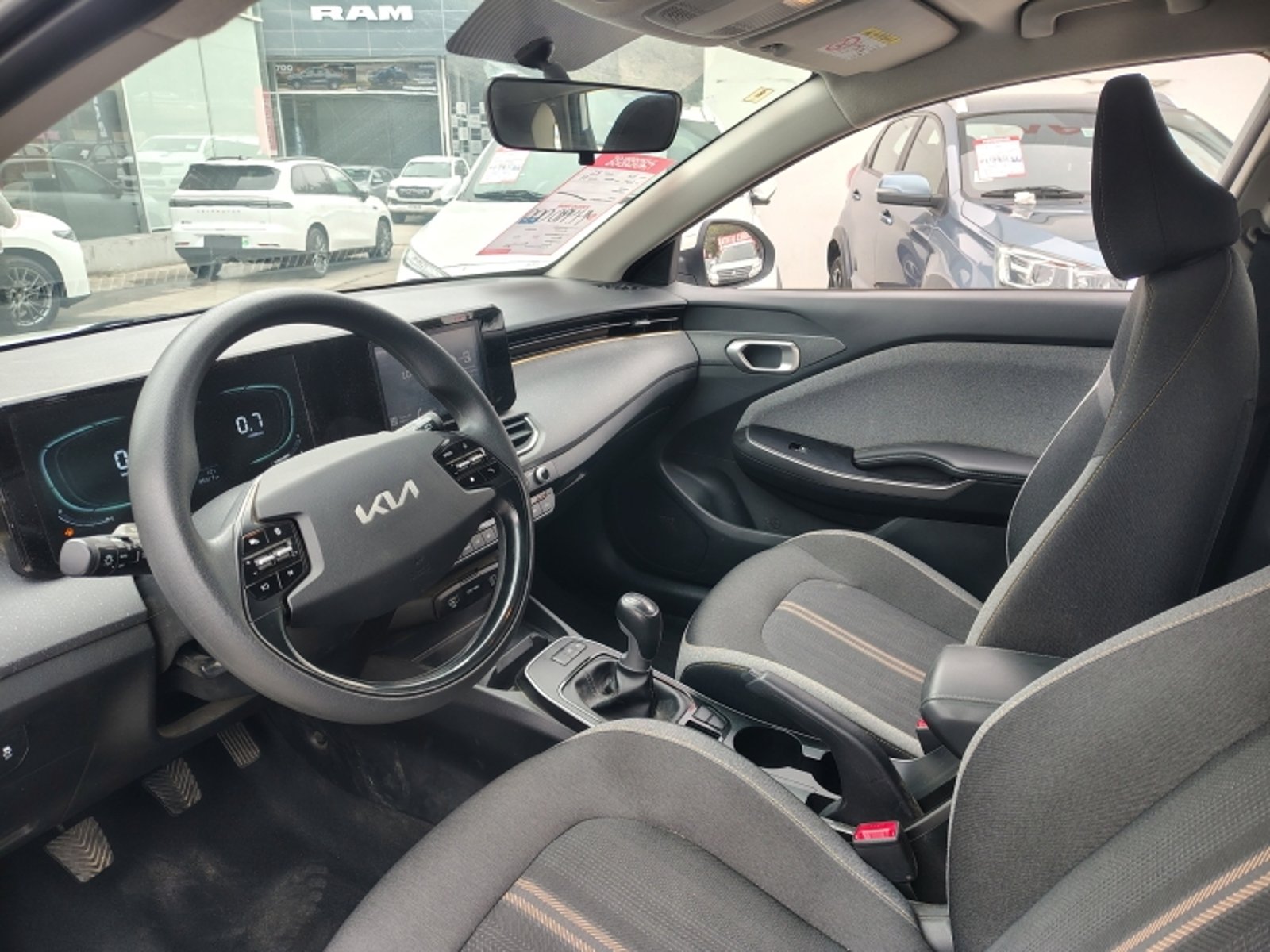 KIA K3 Cross Ex 1.4 2024 - Imagen 12 de 20