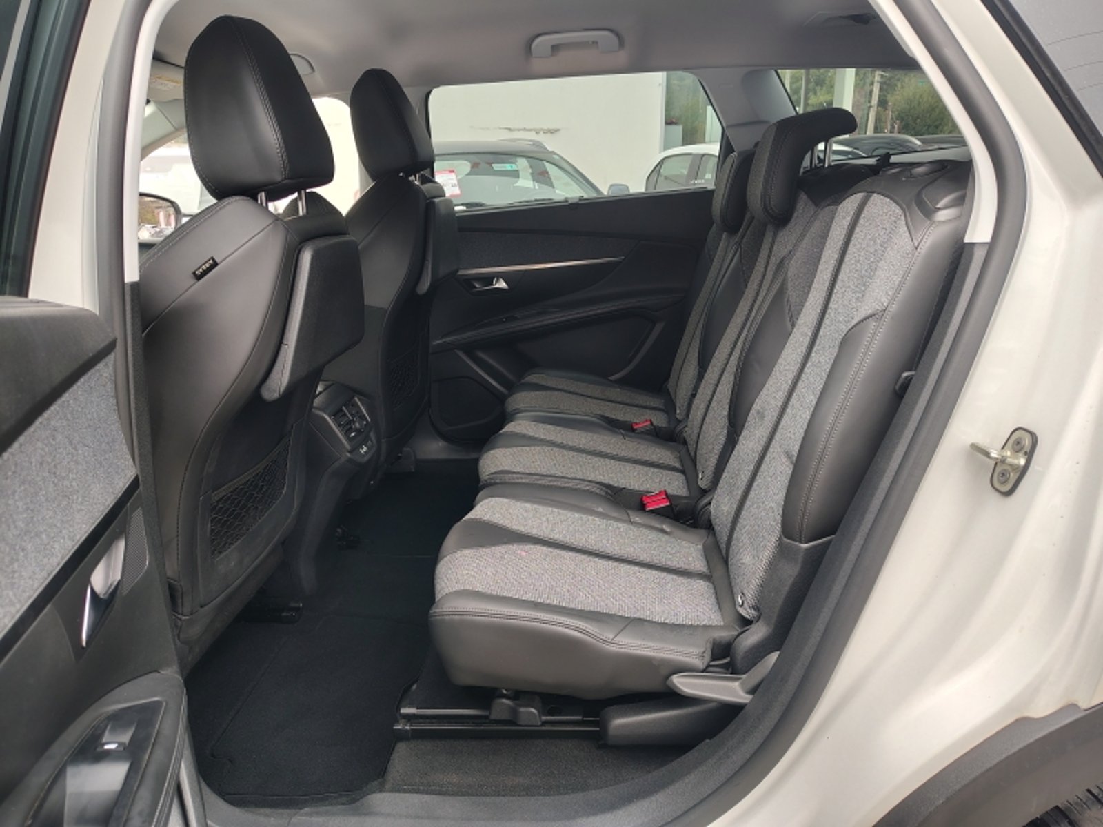 PEUGEOT 5008 Thp 1.6 Aut 2019 - Imagen 8 de 20