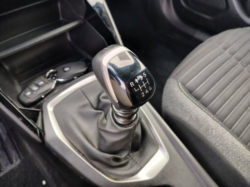 Peugeot 2008 Active 130 1.2 2025 - Imagen 15 de 20