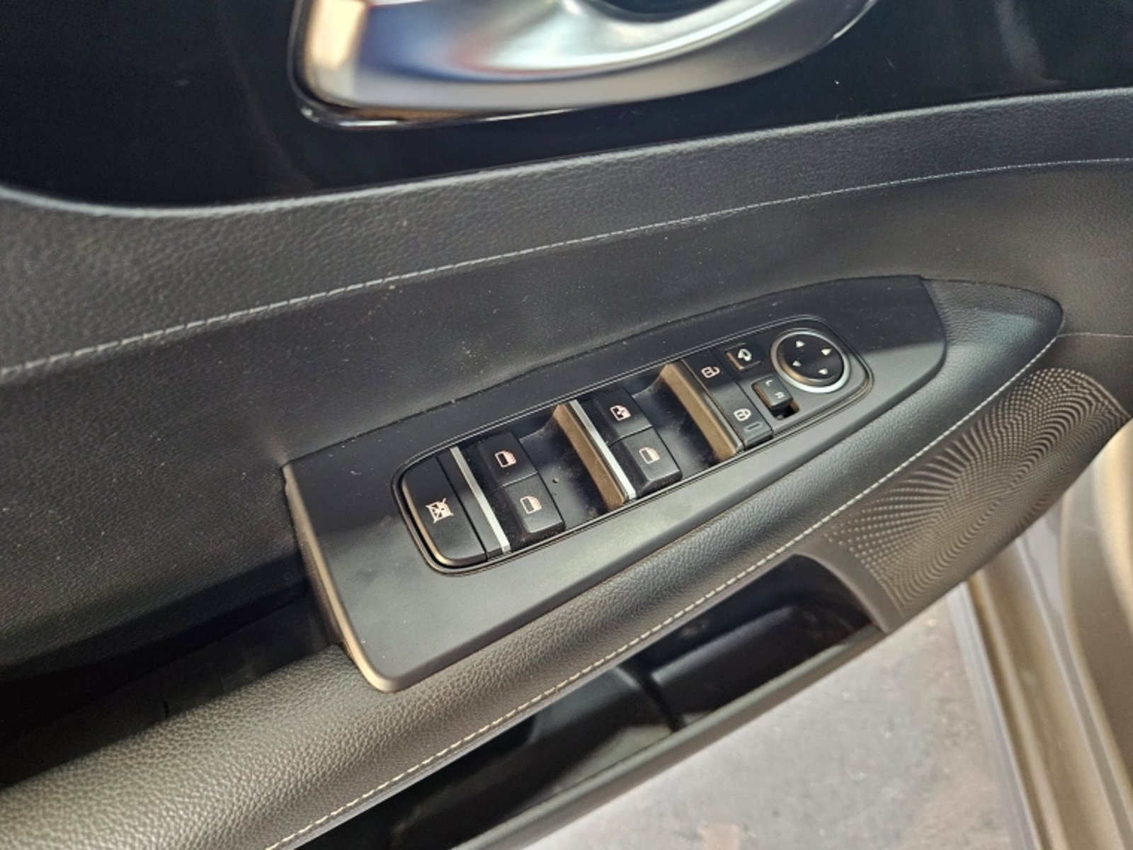 KIA Cerato Mpi 1.6 Aut 2023 - Imagen 14 de 20