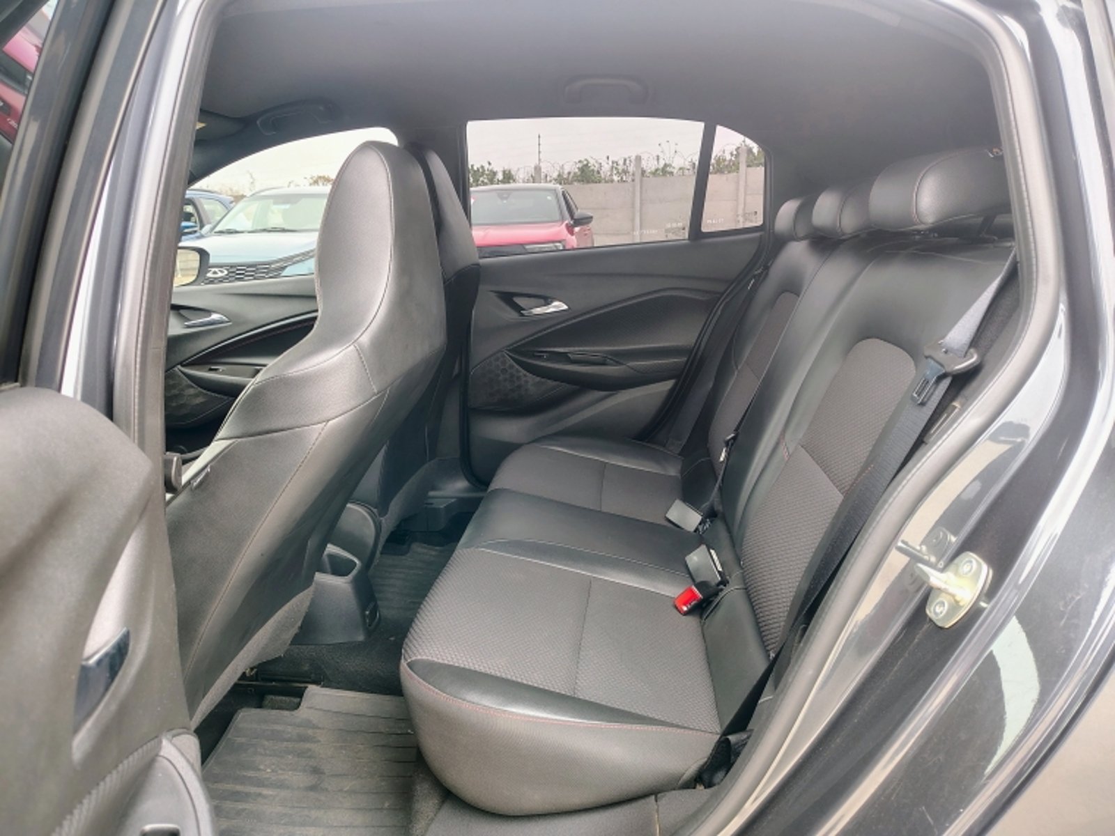 Chevrolet Onix Hb 1.0 2024 - Imagen 8 de 20