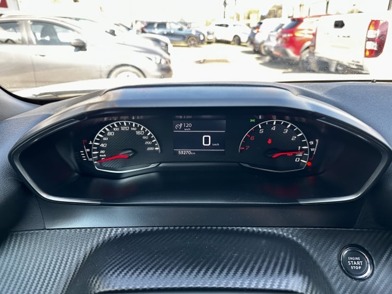Peugeot 2008 Puretech 130 4x2 1.2 2023 - Imagen 11 de 20