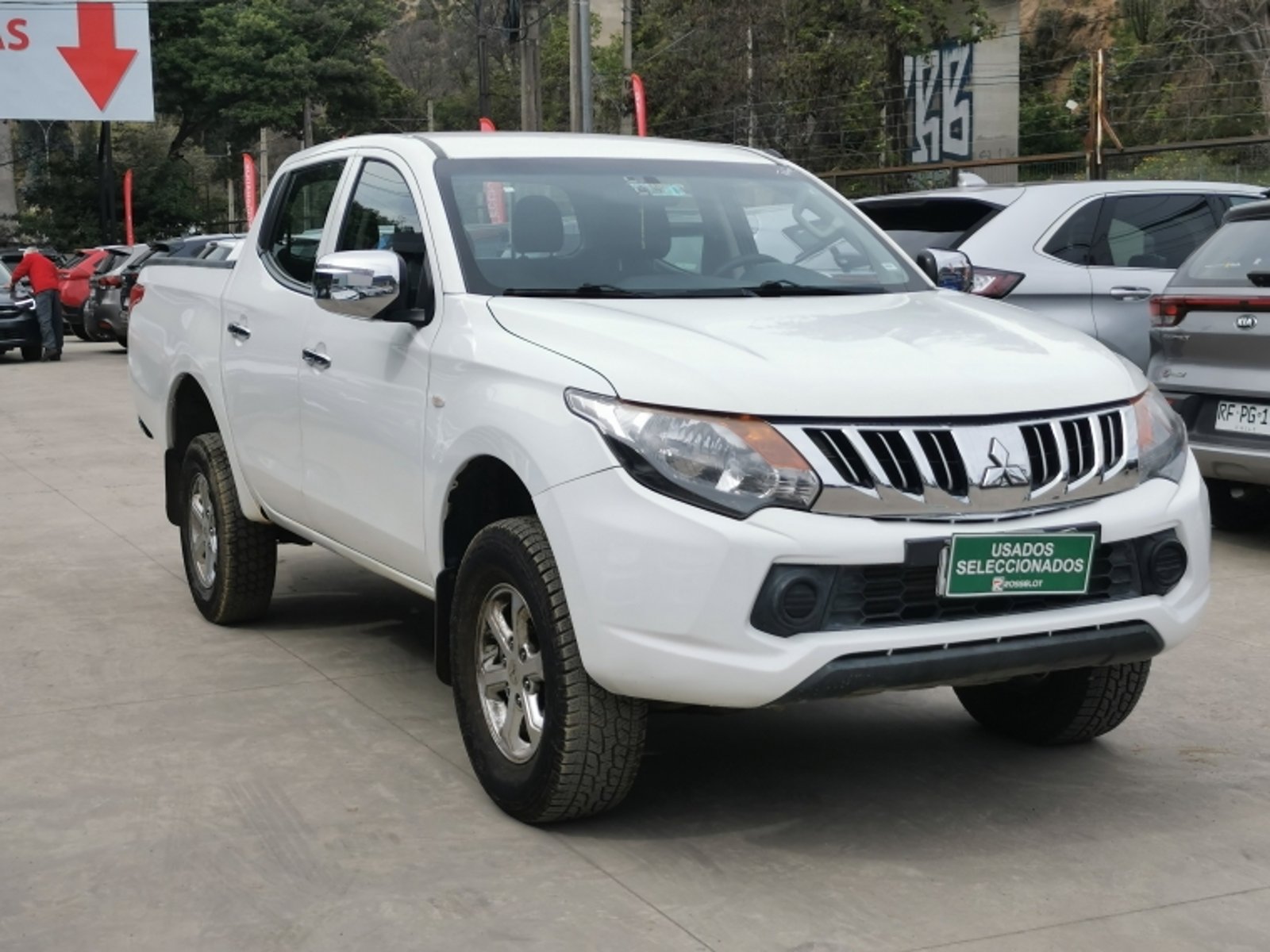 MITSUBISHI L200 D/c 2.4 Katana Crt 4x4 2016 - Imagen 3 de 18
