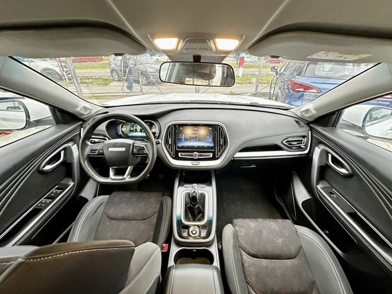 JETOUR X70 Gl 1.5 2022 - Imagen 18 de 20