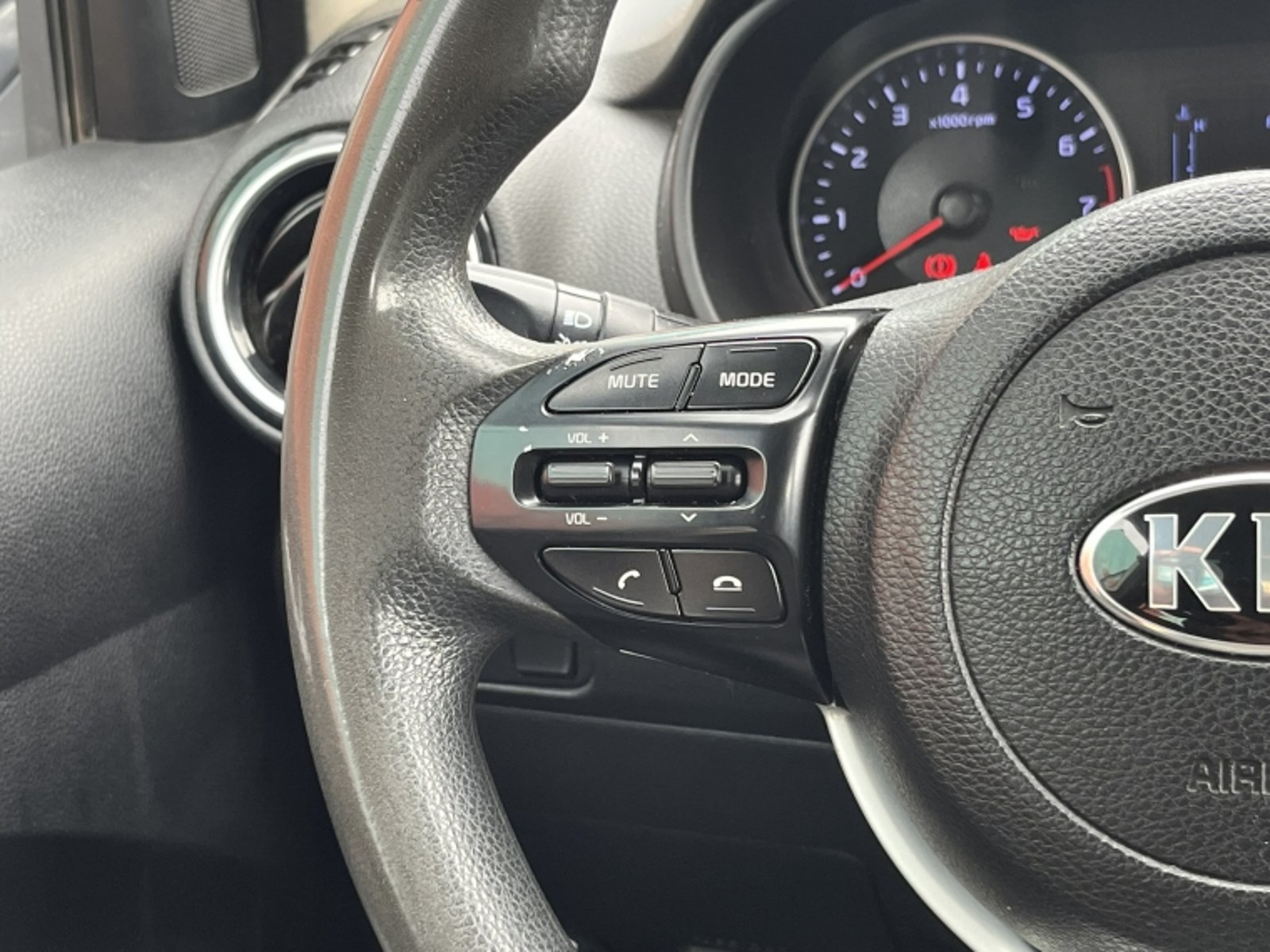 Kia Soluto Lx 1.4 2021 - Imagen 16 de 20