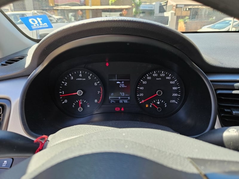 Kia Rio 4 6mt 1.4 2024 - Imagen 16 de 20