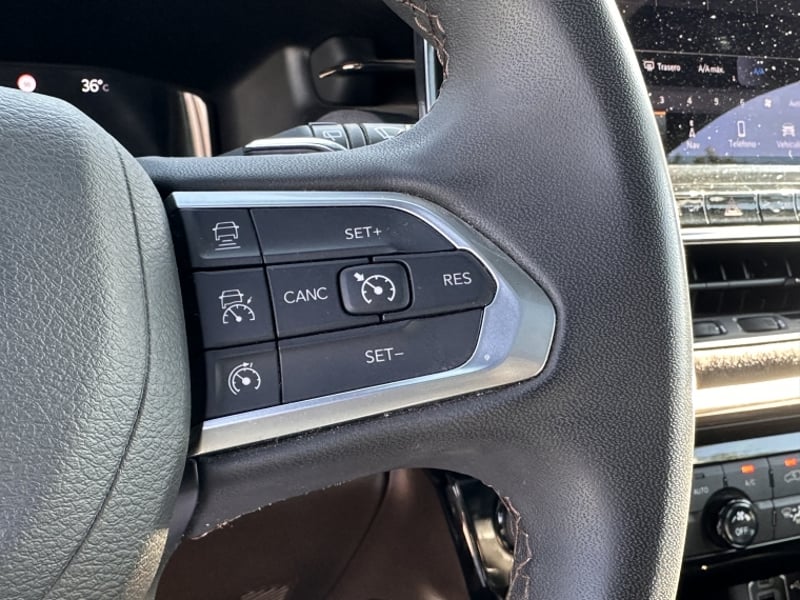 Jeep Commander Overland 4x4 2.0 Aut 2023 - Imagen 11 de 20