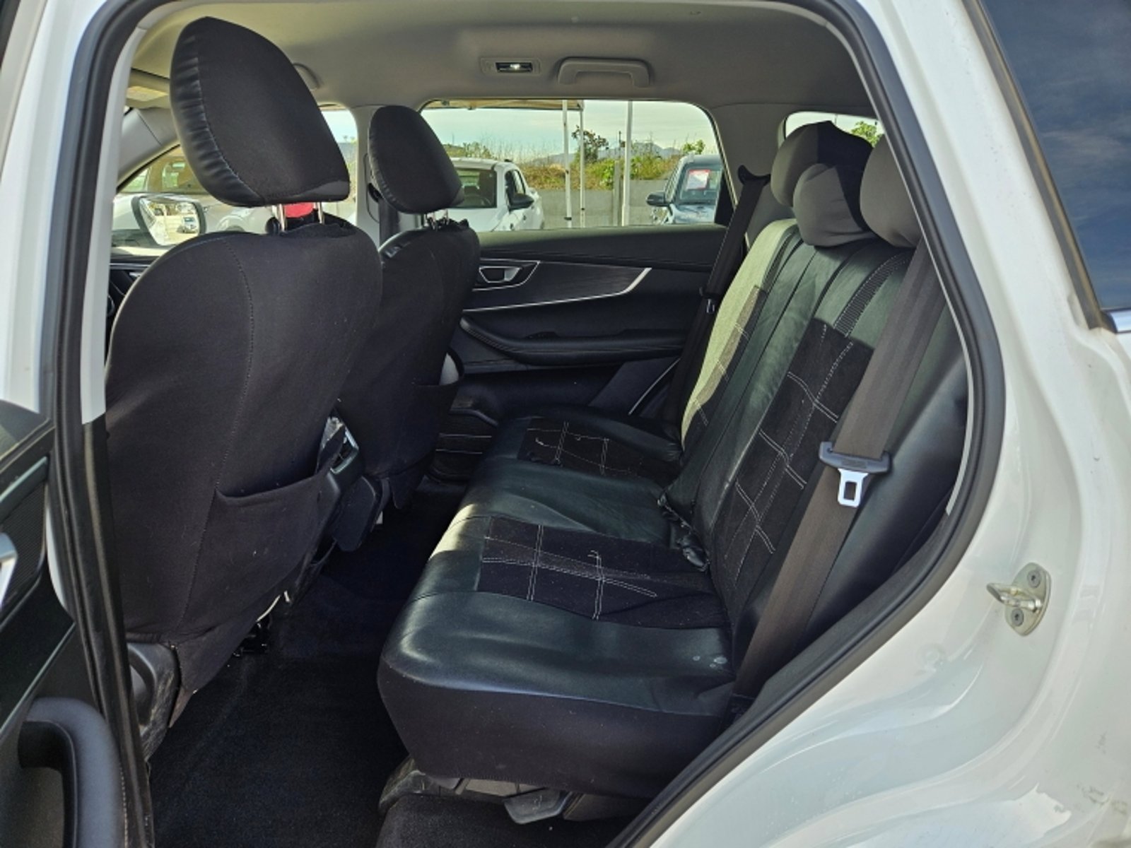 Chery Tiggo 8 1.5 2023 - Imagen 8 de 15