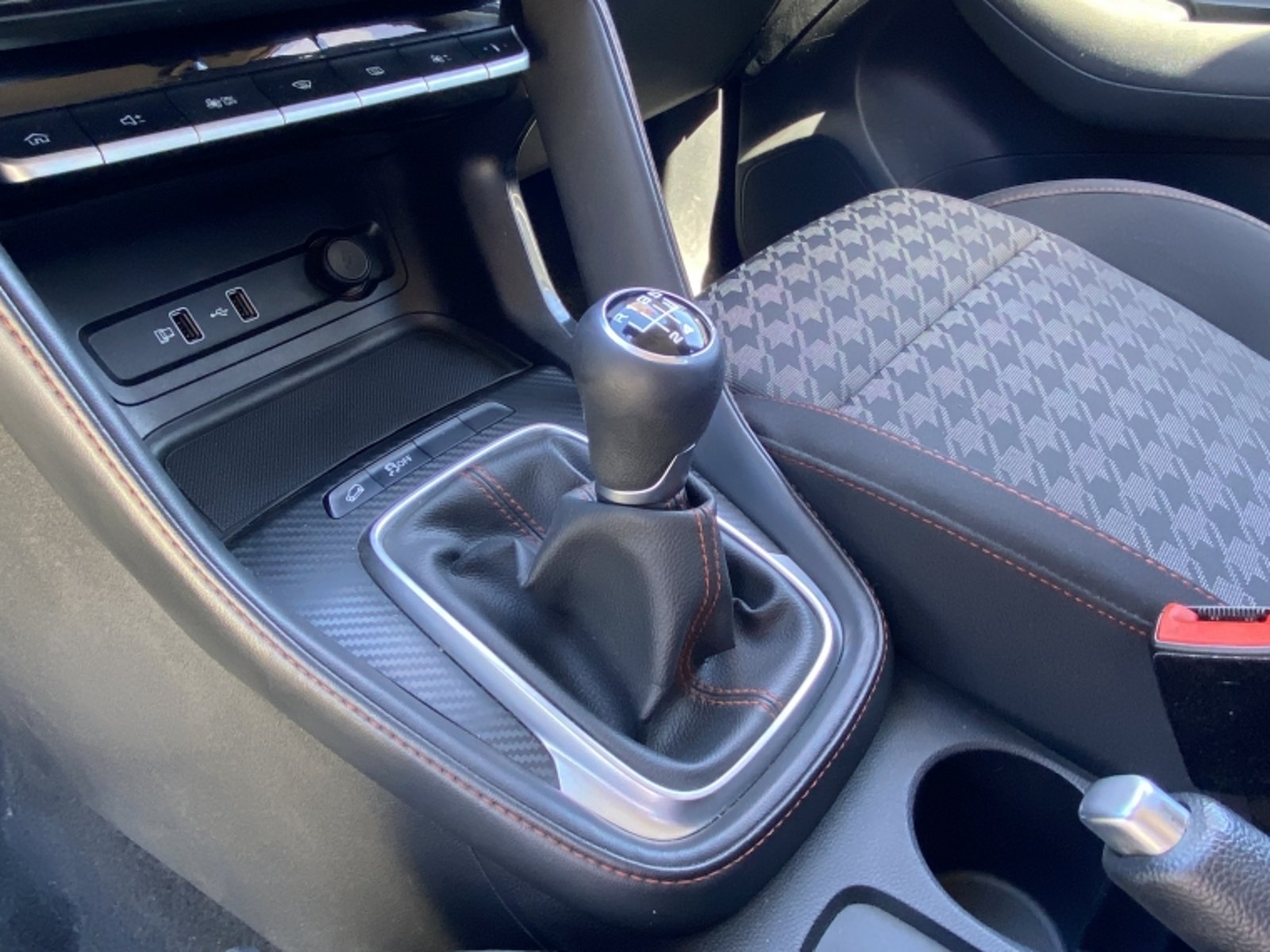 MG Zx 1.5 2022 - Imagen 11 de 20