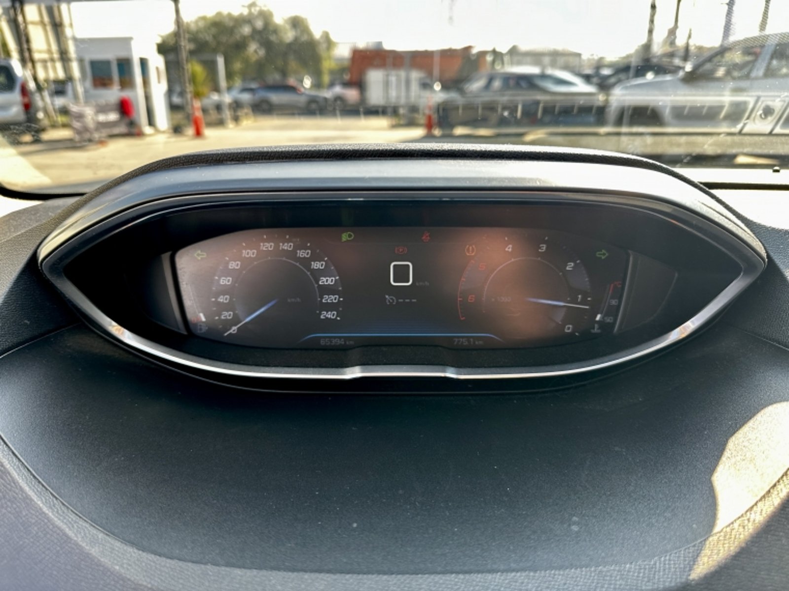 PEUGEOT 3008 Active Bluehdi 1.6 2018 - Imagen 11 de 20