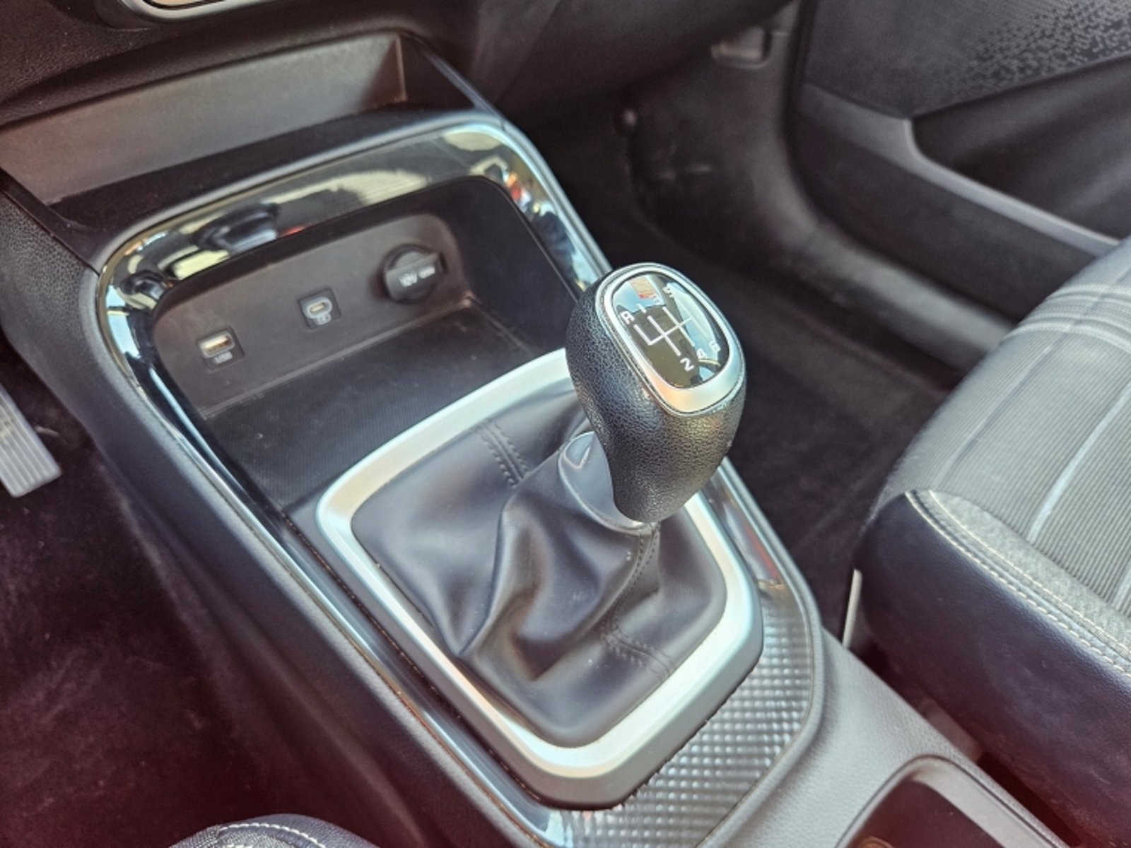 Kia Sonet Ex 4x2 Mt 1.5 2025 - Imagen 11 de 18