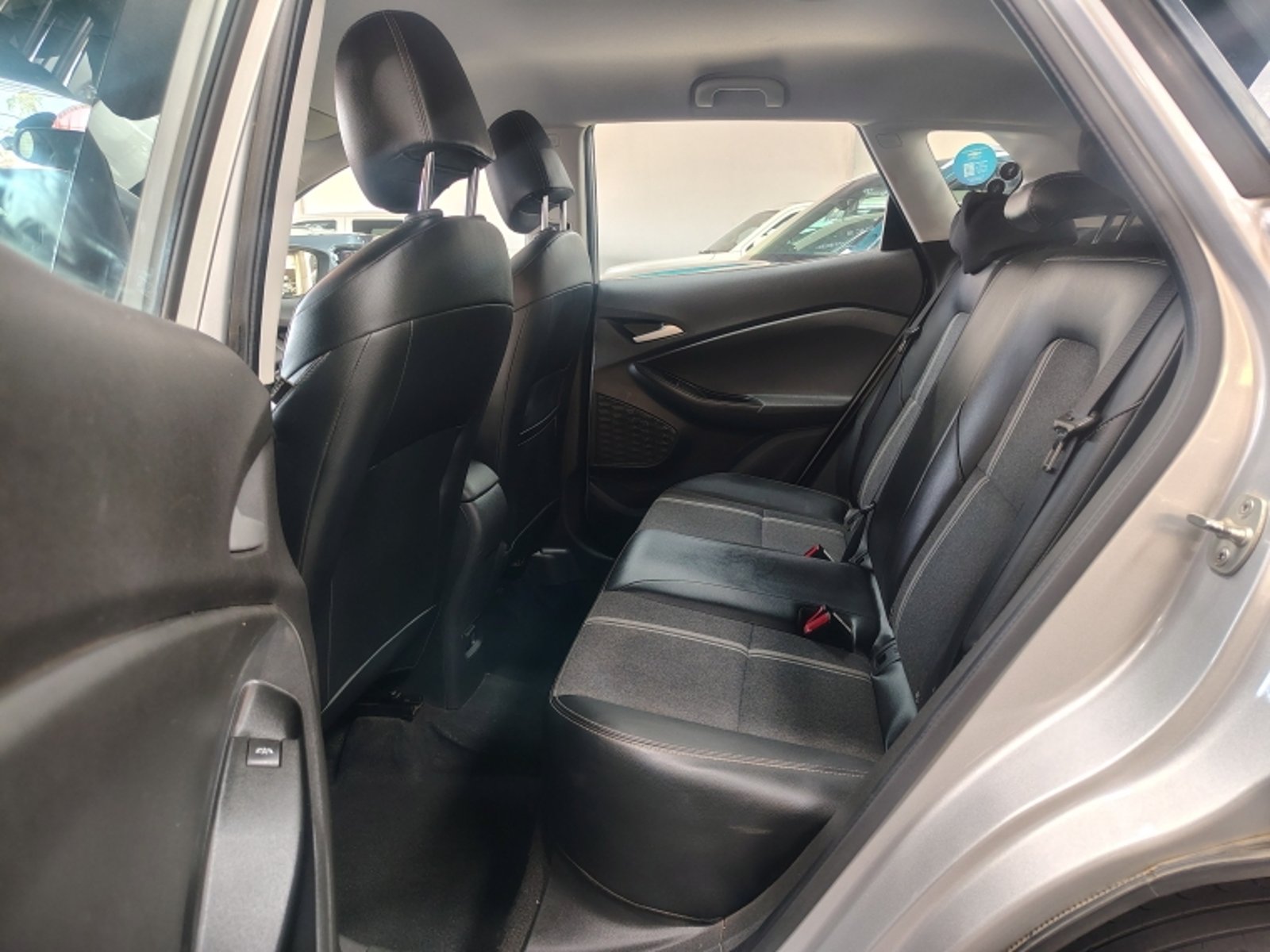 CHEVROLET Tracker 1.2t 2023 - Imagen 7 de 20
