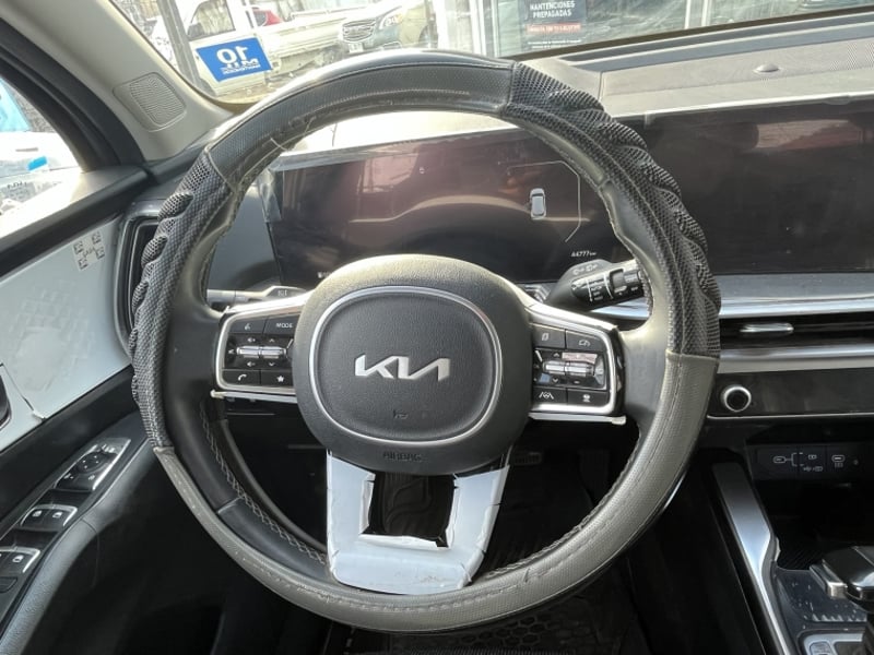 Kia Sorento Ex 4x4 2.2 Aut 2024 - Imagen 16 de 20