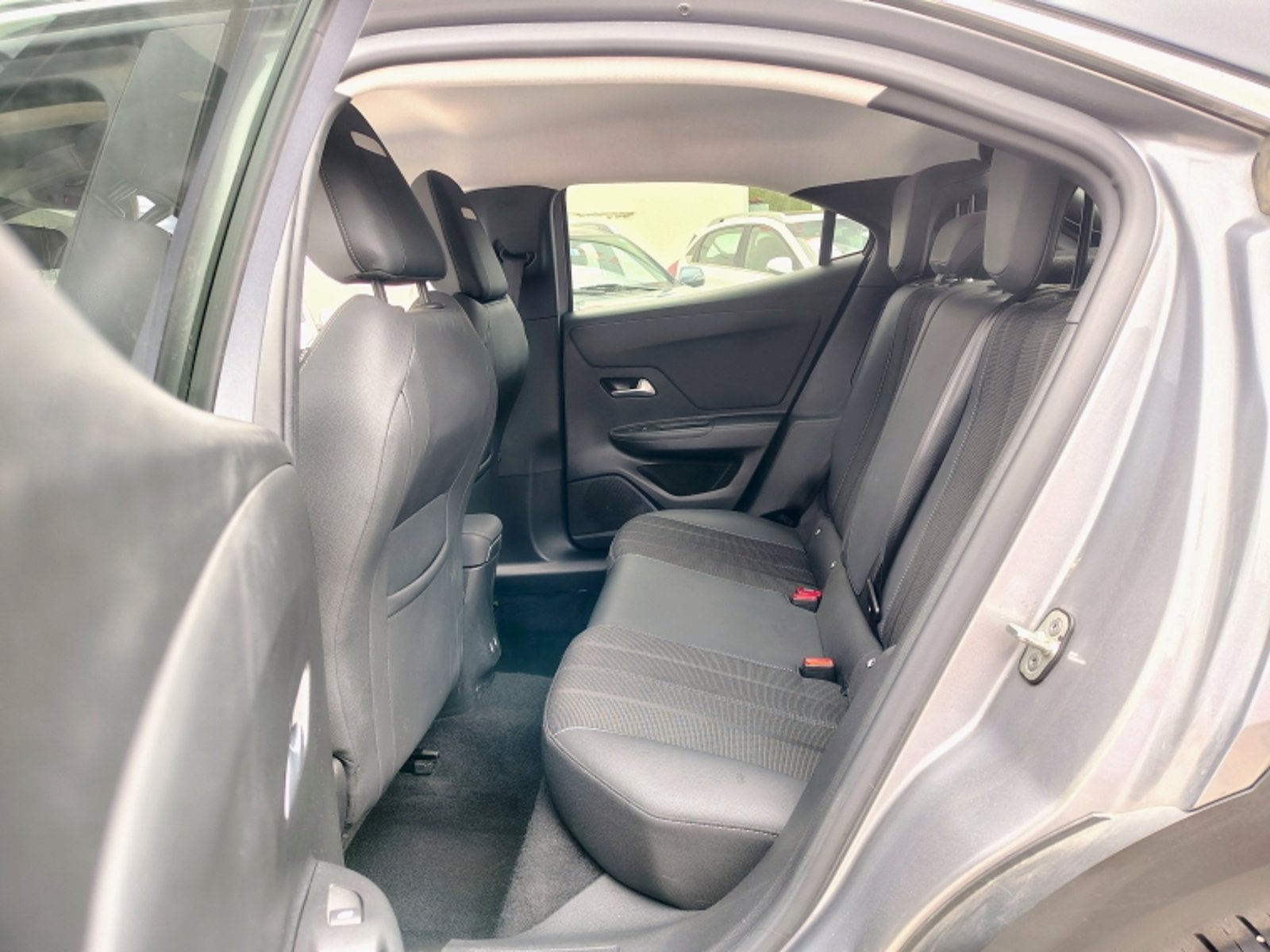 OPEL Mokka 1.5 Td 2023 - Imagen 8 de 20