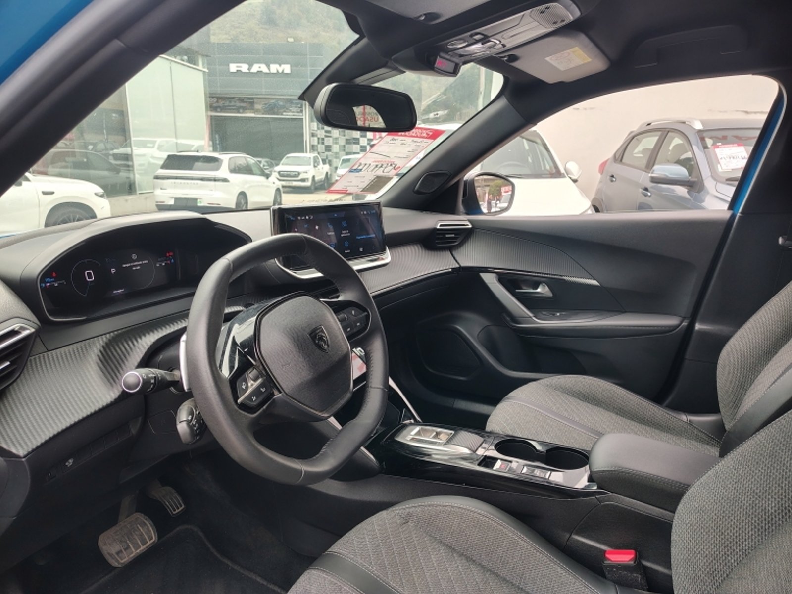 PEUGEOT 2008 Allure Bluehdi 1.5 Aut 2024 - Imagen 12 de 20