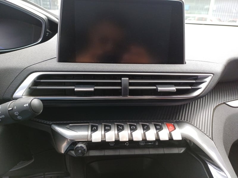 Peugeot 3008 Puretech 1.2l 2022 - Imagen 14 de 20