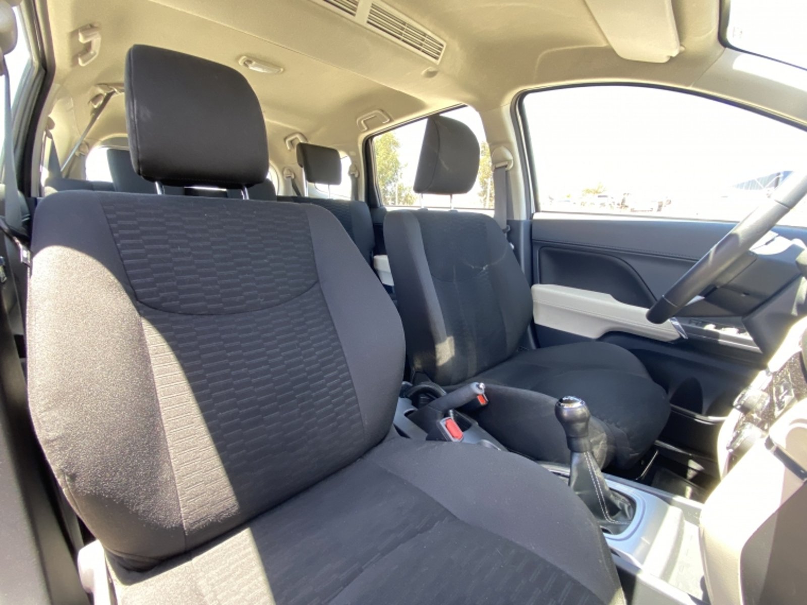 TOYOTA Rush 1.5 Mt 2023 - Imagen 19 de 20