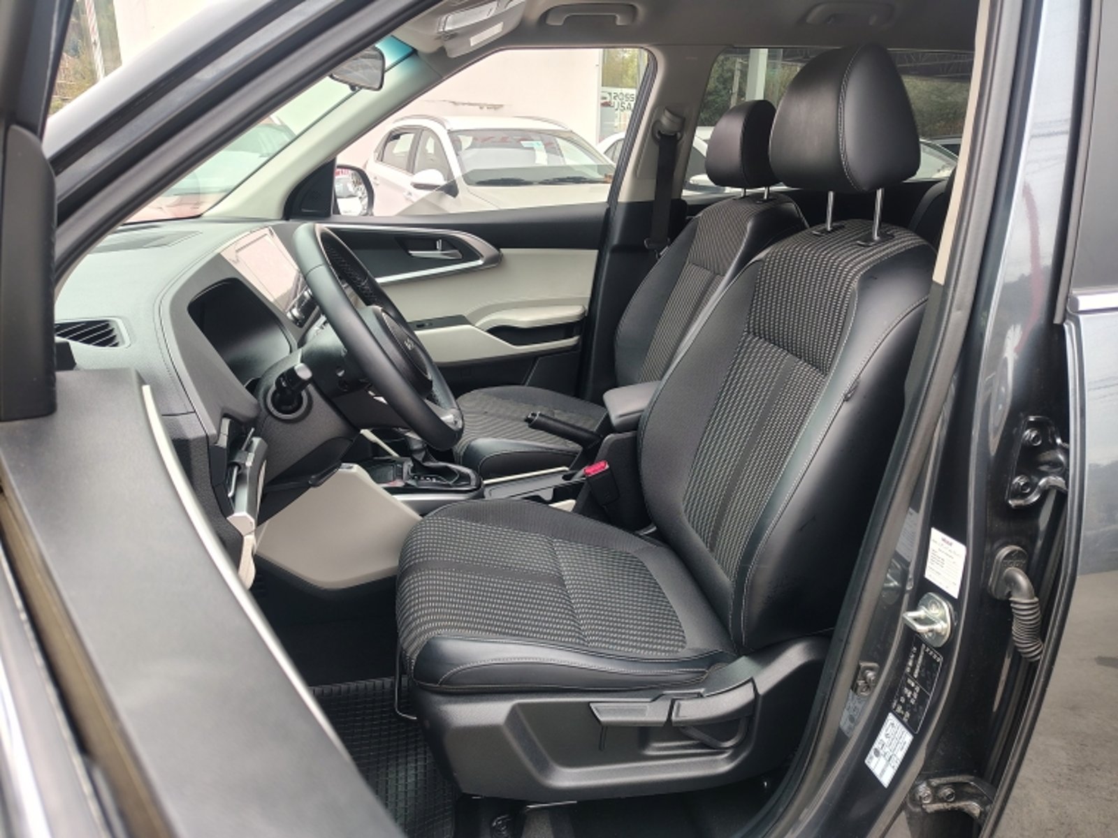 KIA Carens Ex Tgdi 1.5 Aut 2024 - Imagen 11 de 20