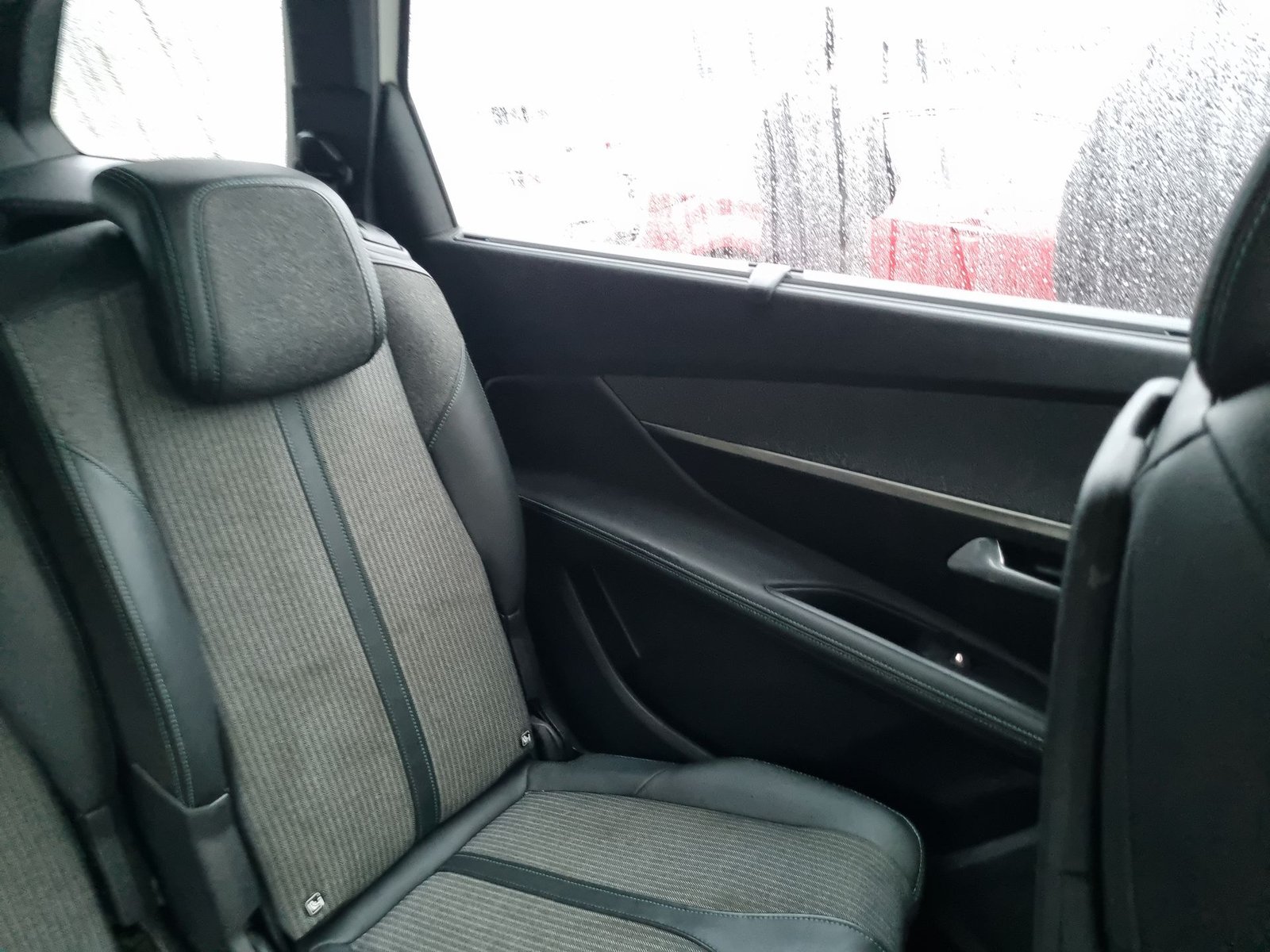 Peugeot 5008 ALLURE 1.5 AUT 2021 - Imagen 14 de 20