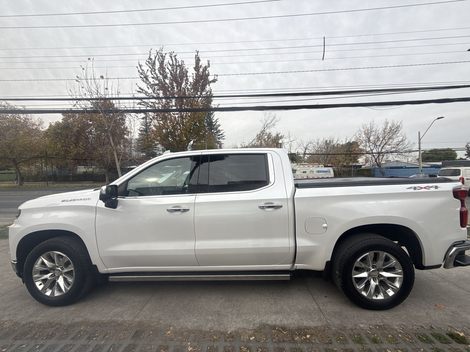 Chevrolet SILVERADO CC DCAB 4X4 5.3 AUT 2020 - Imagen 5 de 15