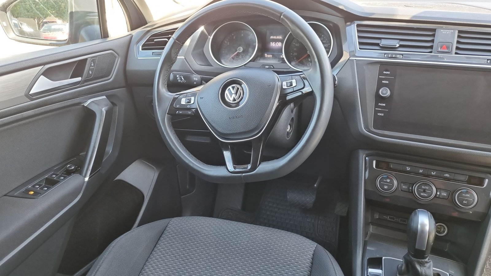 Volkswagen TIGUAN TSI 1.4 AUT 2021 - Imagen 17 de 20