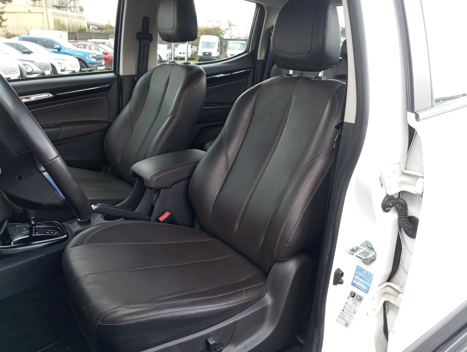 Chevrolet COLORADO DCAB 4X4 2.8 AT 2023 - Imagen 17 de 20