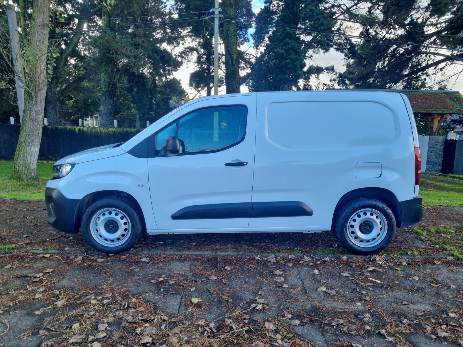 Opel COMBO L1 1.5 2025 - Imagen 13 de 20