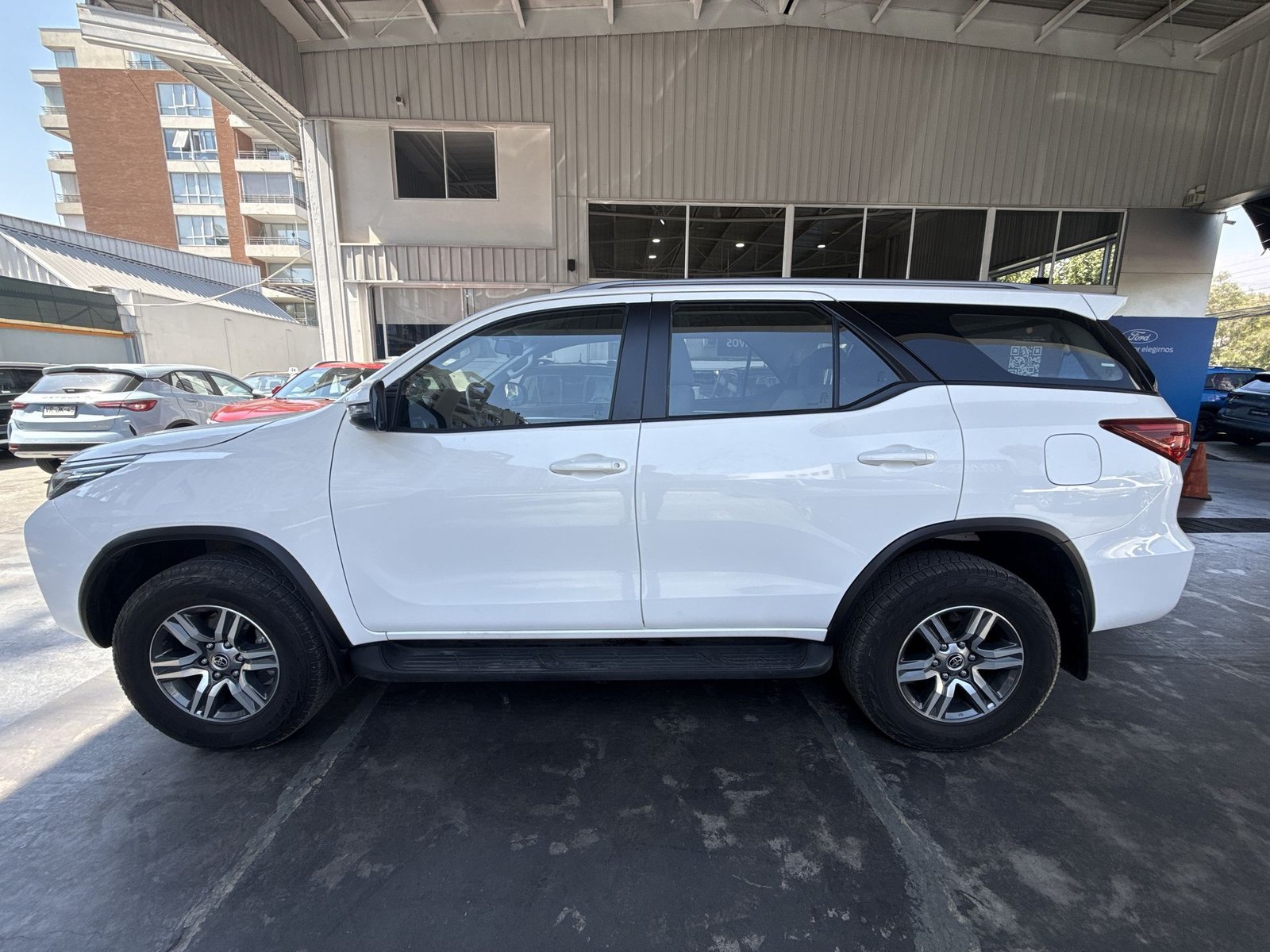 Toyota FORTUNER SRV 2.7 AUT 2023 - Imagen 5 de 20