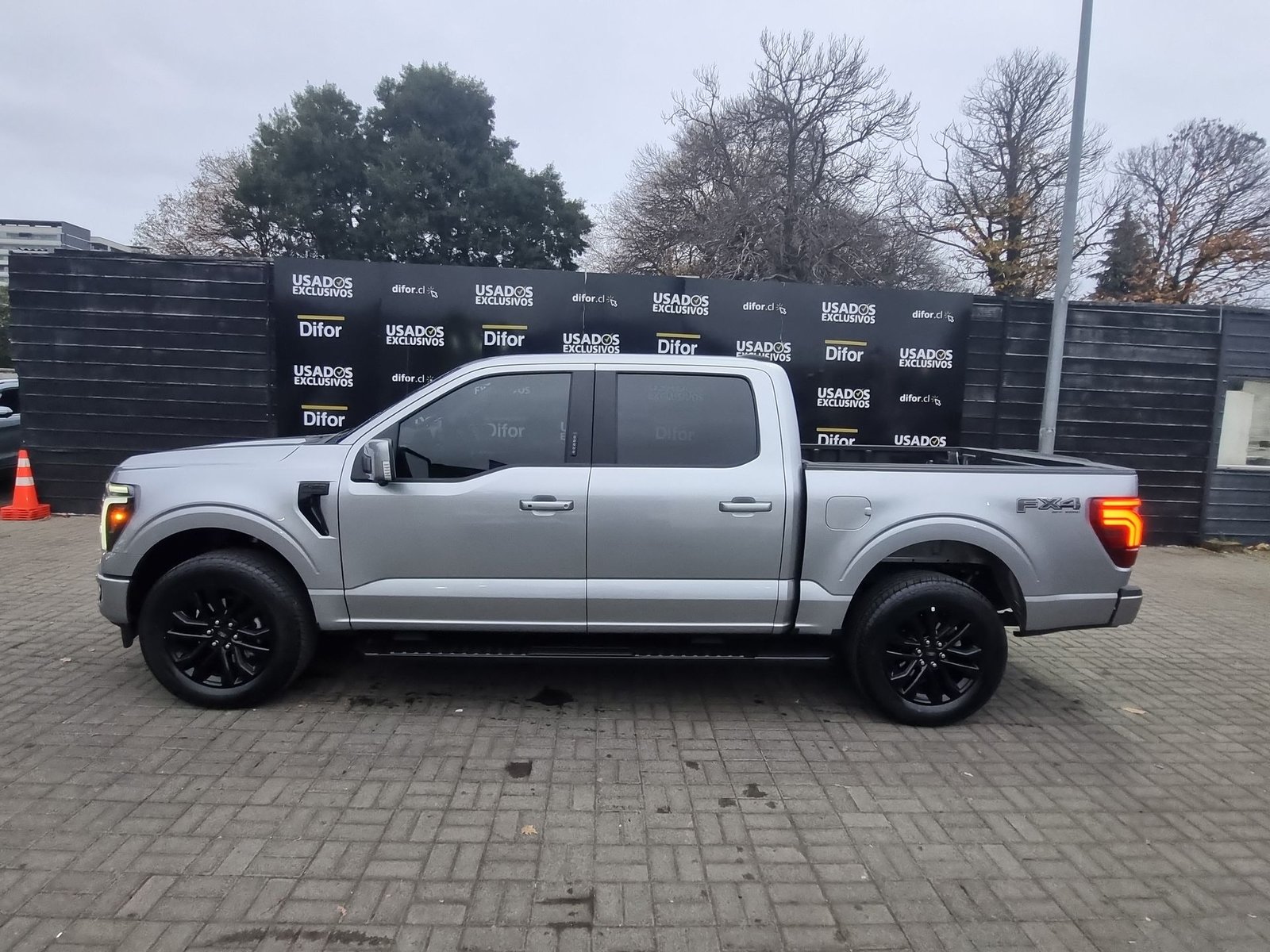 Ford F-150 F150 LARIAT BLACK 4X4 5.0 AUT 2025 - Imagen 5 de 20