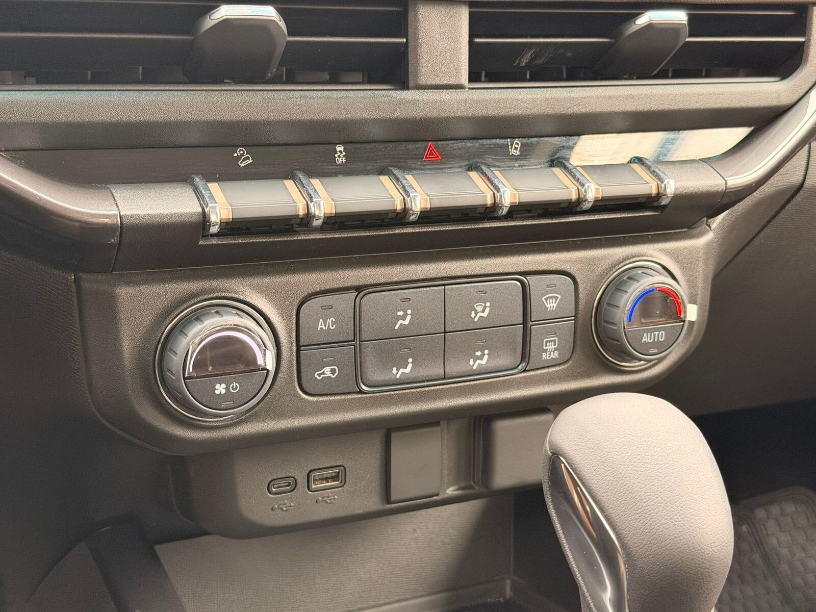 Chevrolet COLORADO DCAB 4P 4X4 2.8 AUT 2025 - Imagen 14 de 20